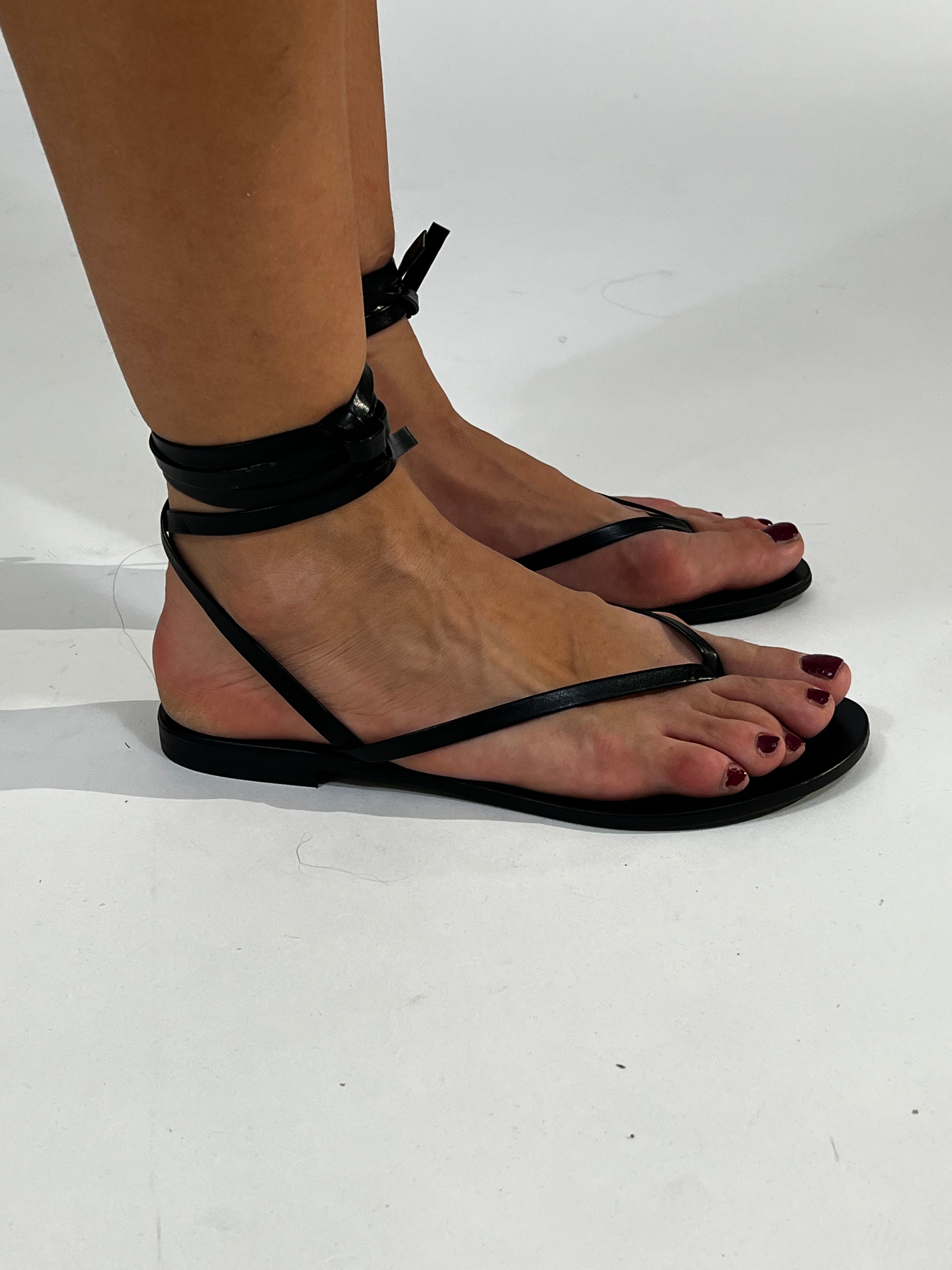 Sandalo infradito alla schiava