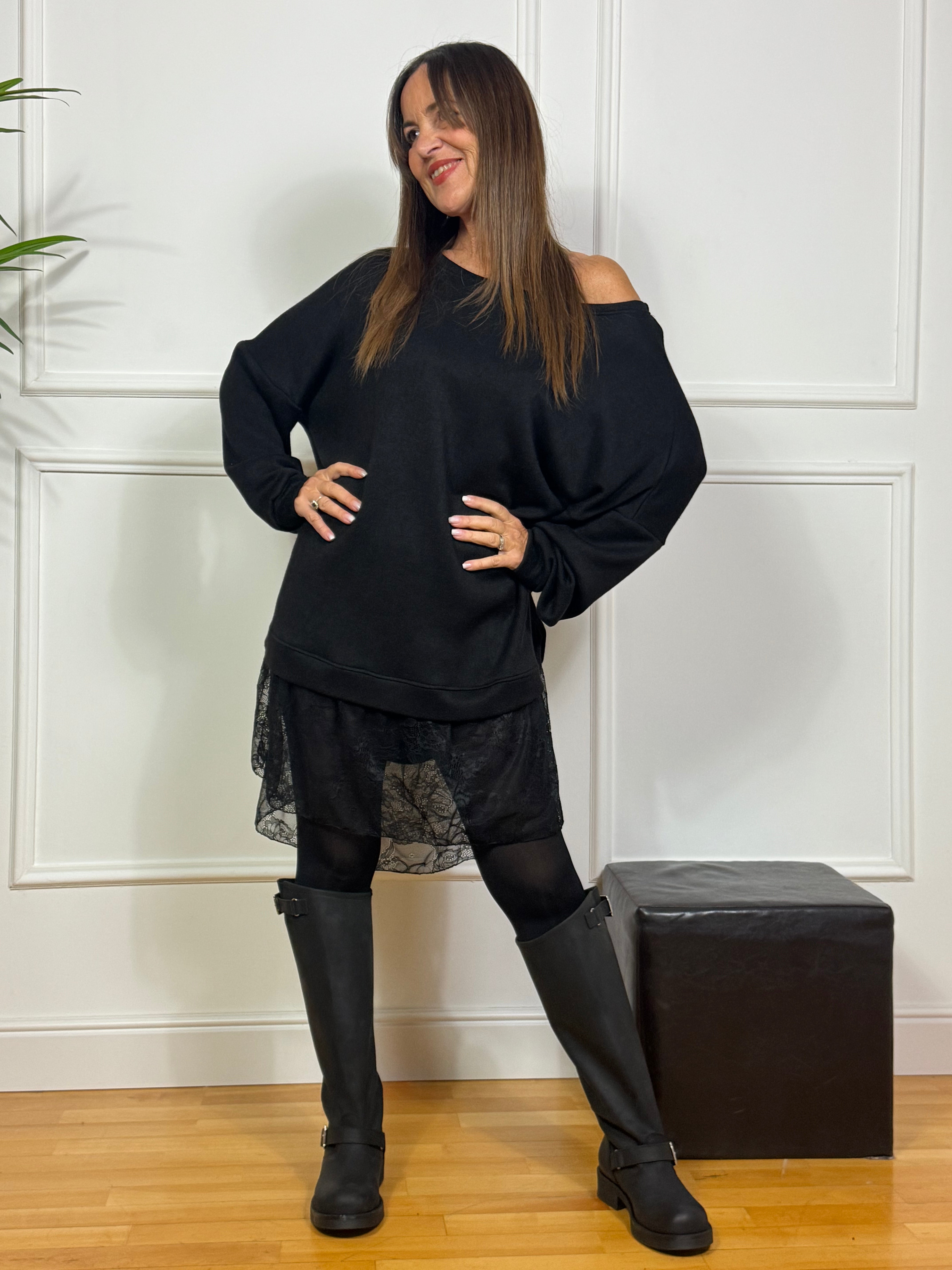 Abito in maglia VICTORIA ILMH con bordo pizzo e cintura