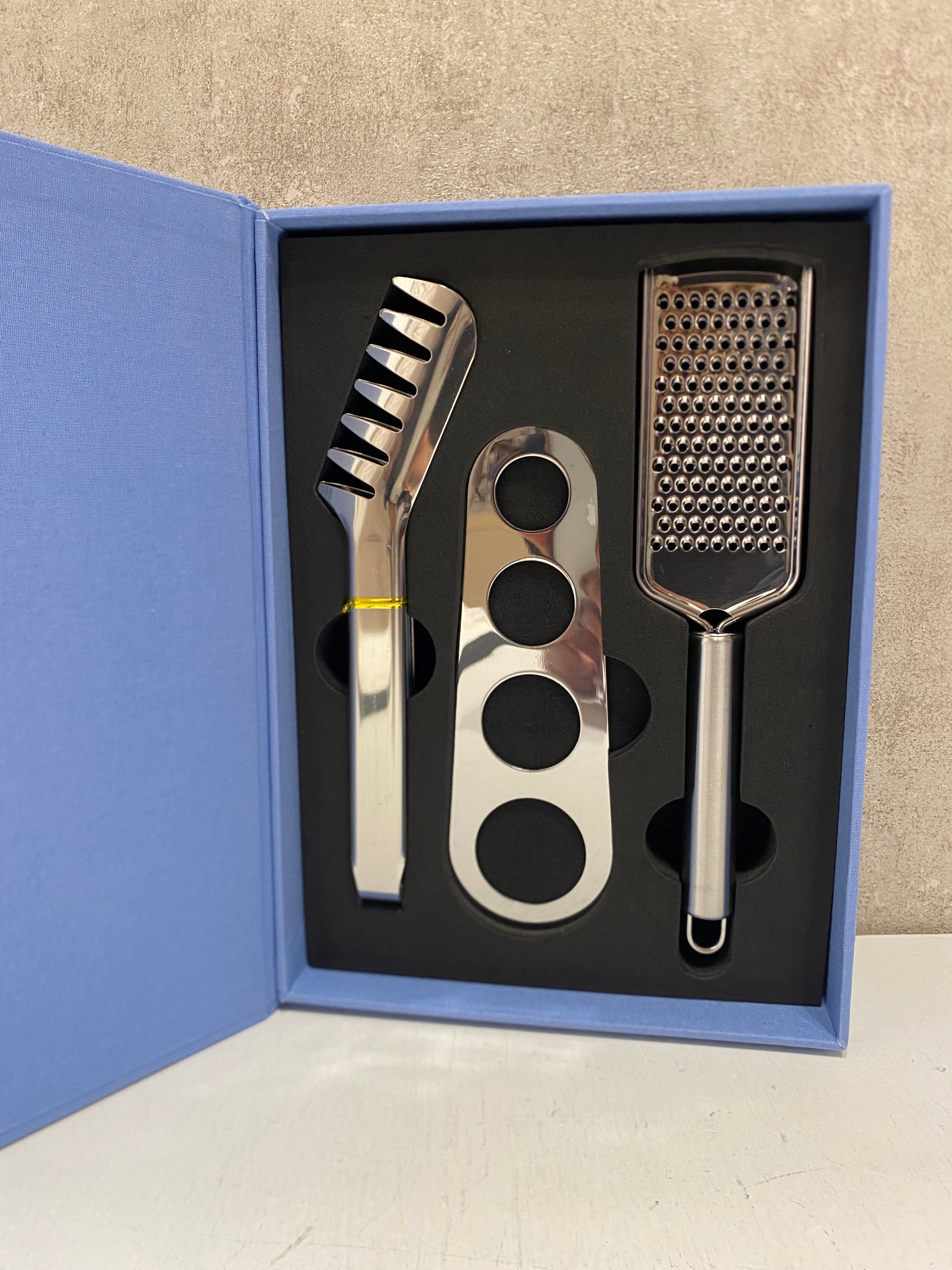 PASTA scatola con utensili