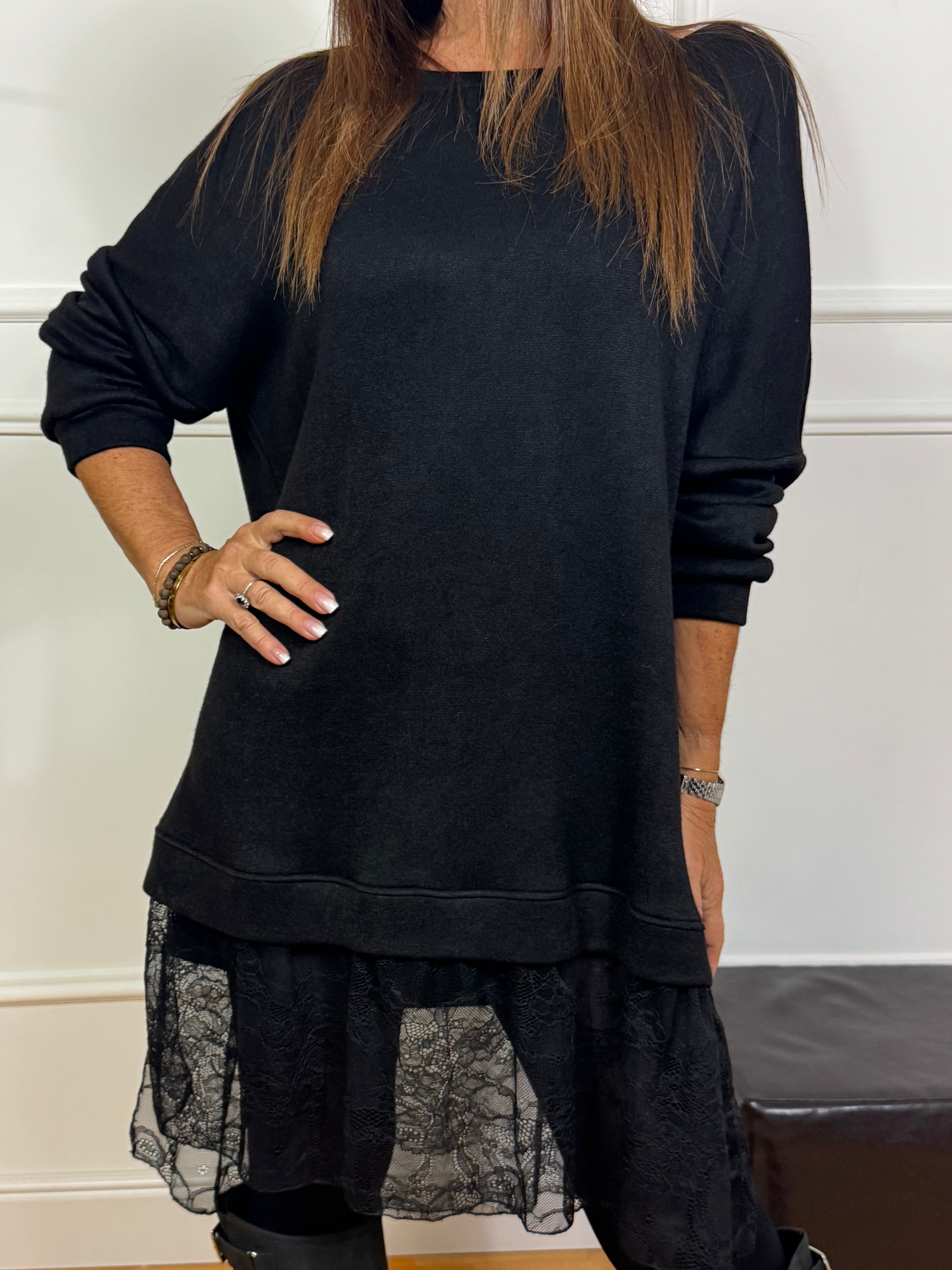 Abito in maglia VICTORIA ILMH con bordo pizzo e cintura