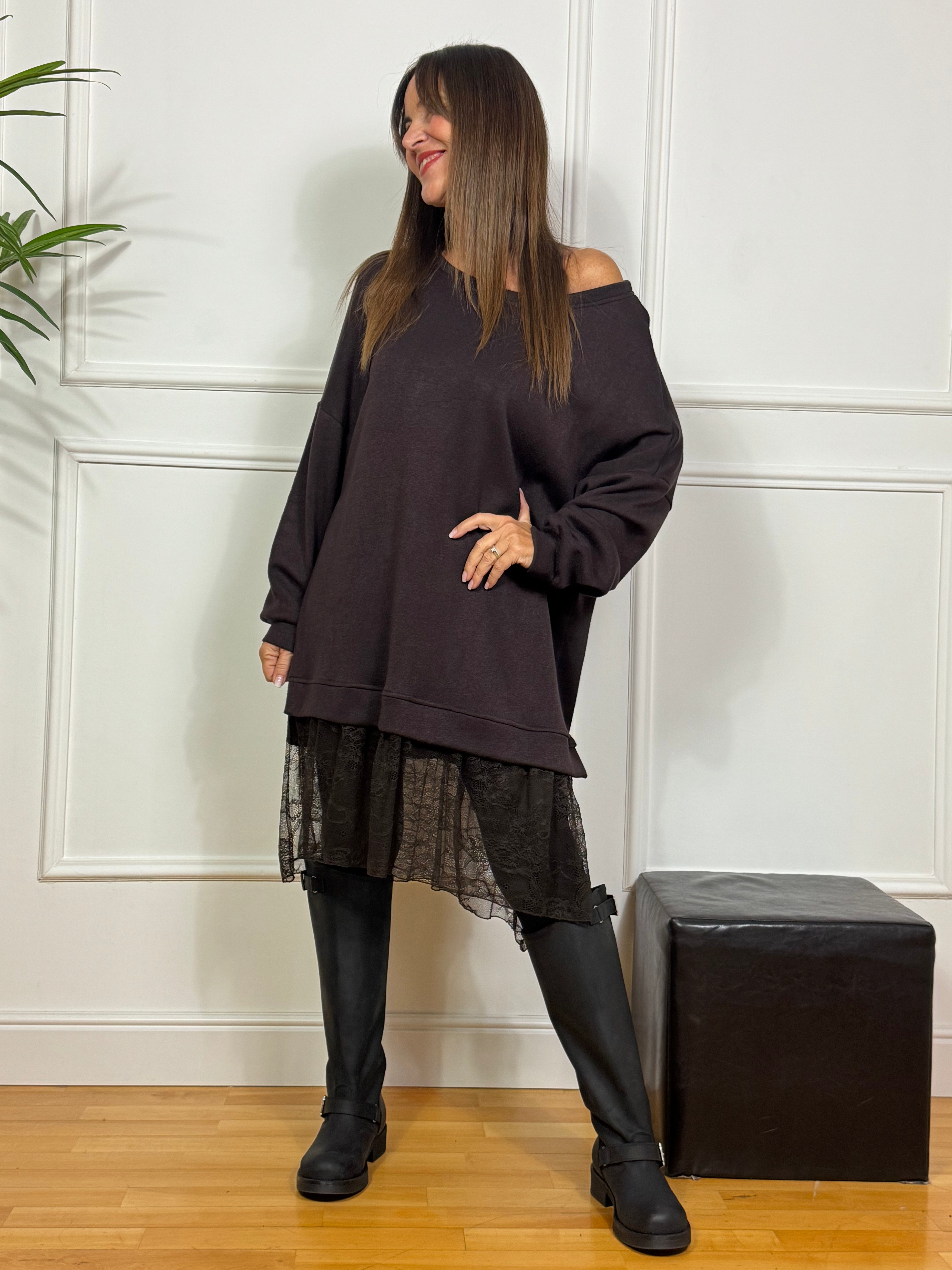 Abito in maglia VICTORIA ILMH con bordo pizzo e cintura