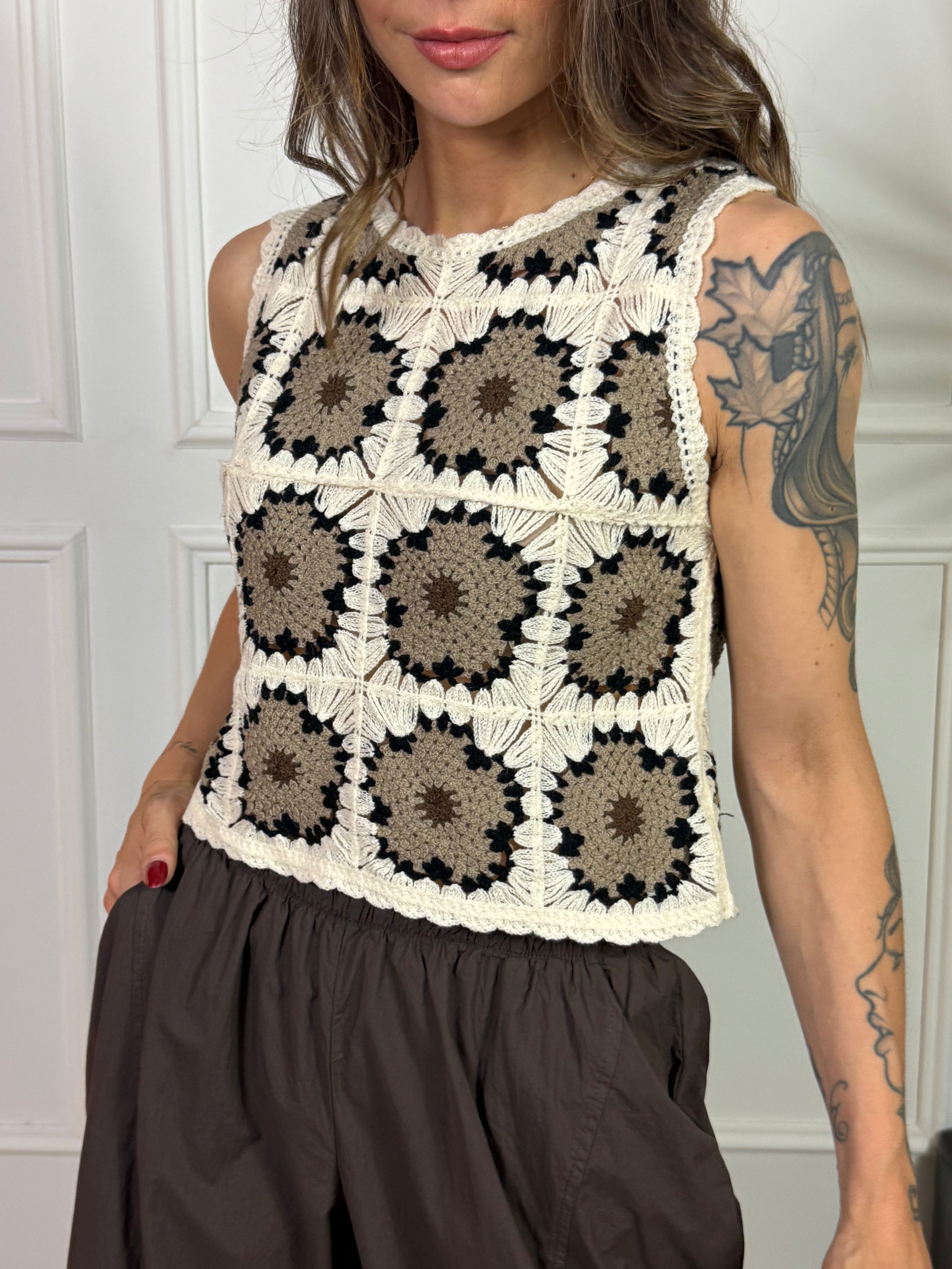 TOP Victoria ILMH CROCHET GRANNY