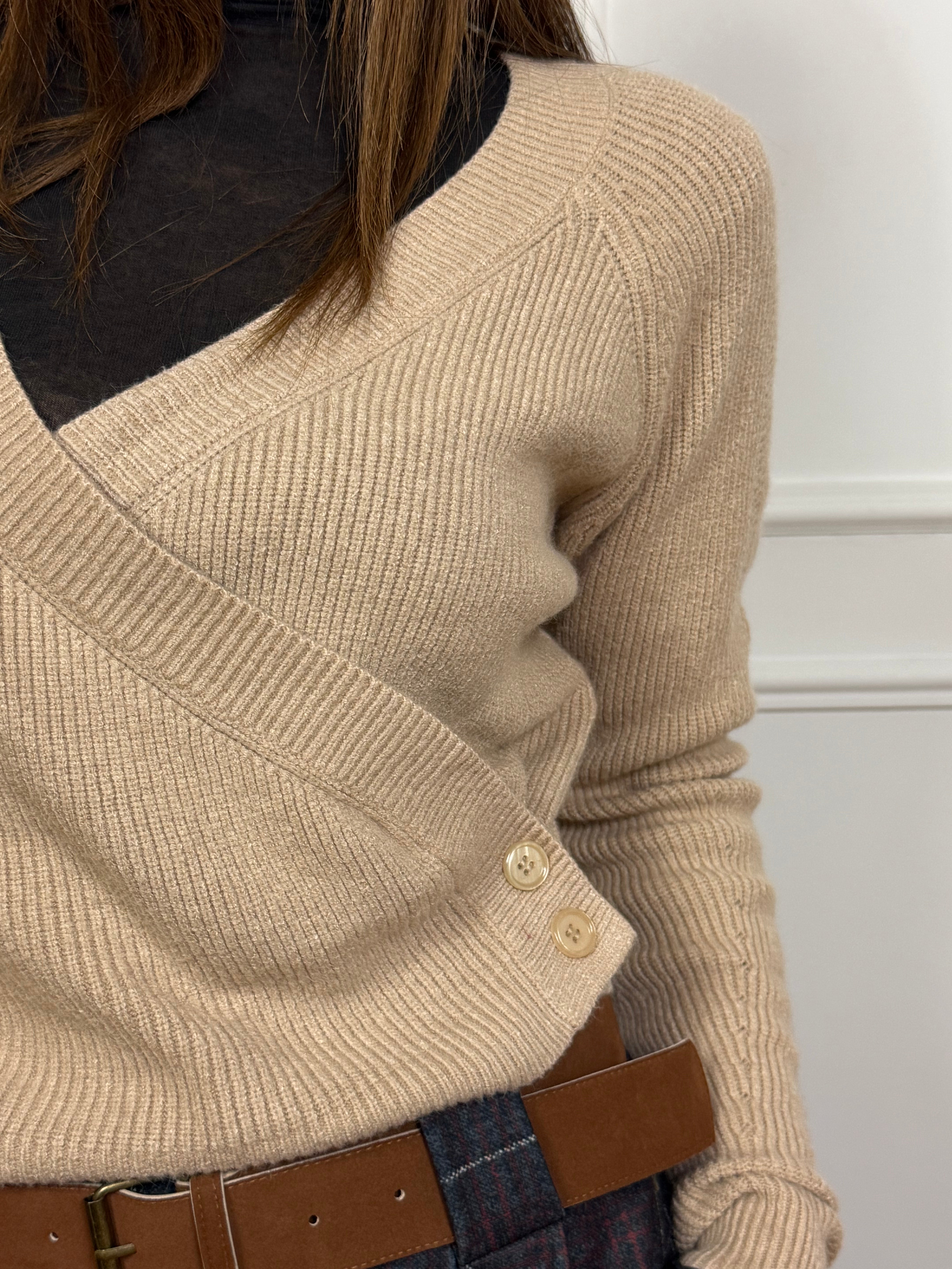 Maglia incrociata con bottoni Victoria ILMH