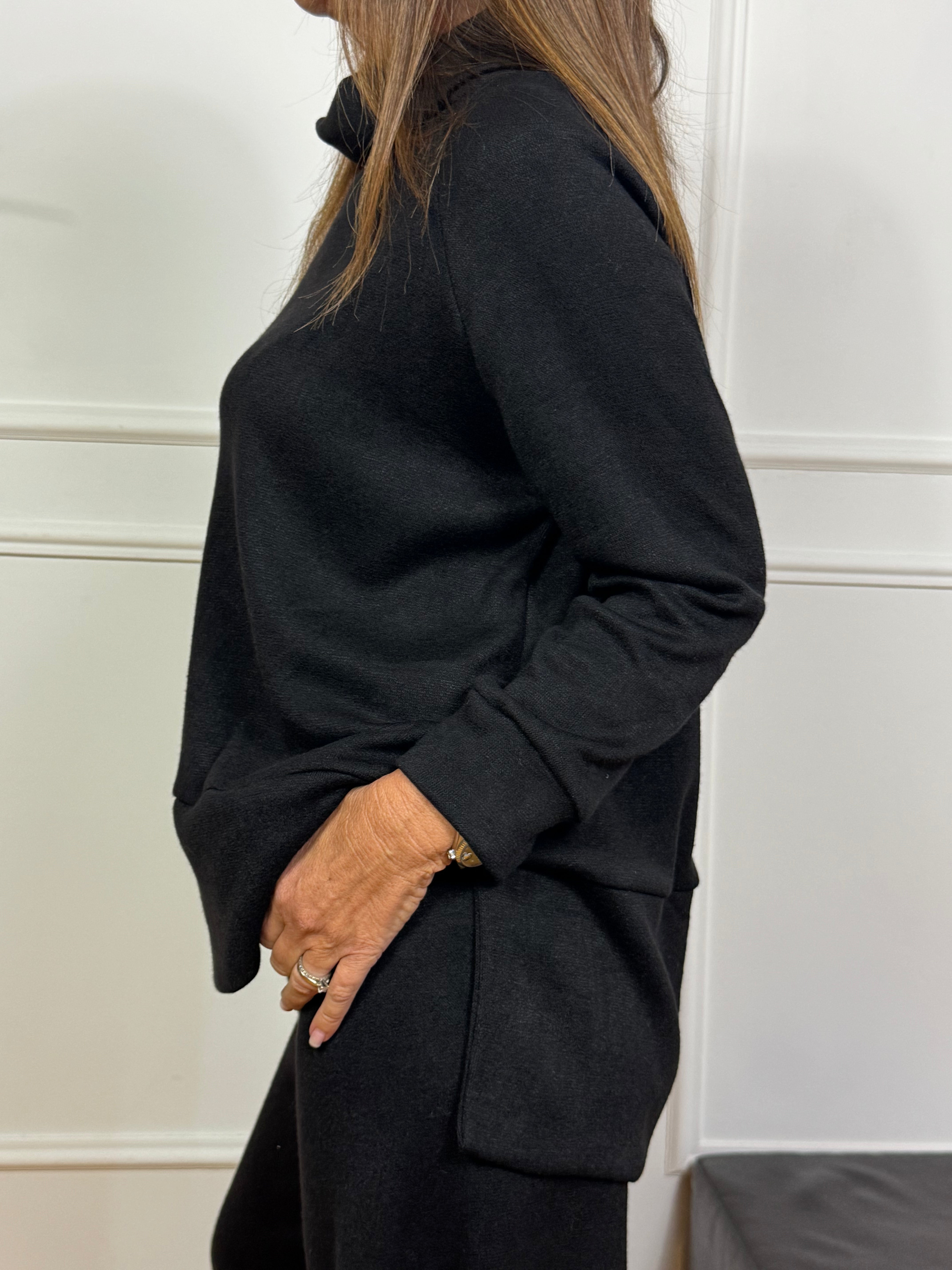 Set completo tuta in maglia Victoria ILMH MAGLIA COLLO CRATERE + PANTALONE AMPIO