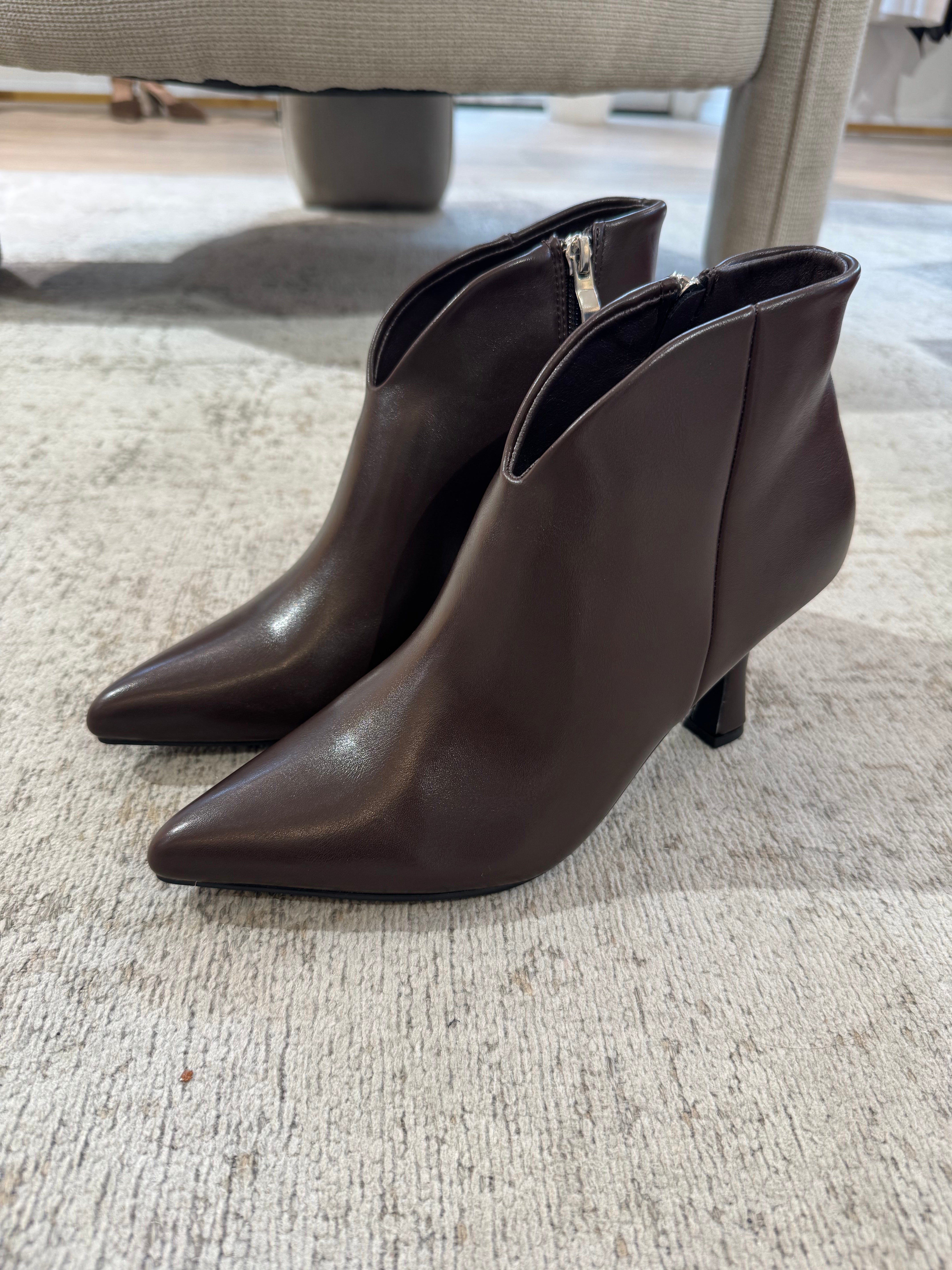 Scarpa a punta con tacco in ECOPELLE LISCIA - TESTA DI MORO