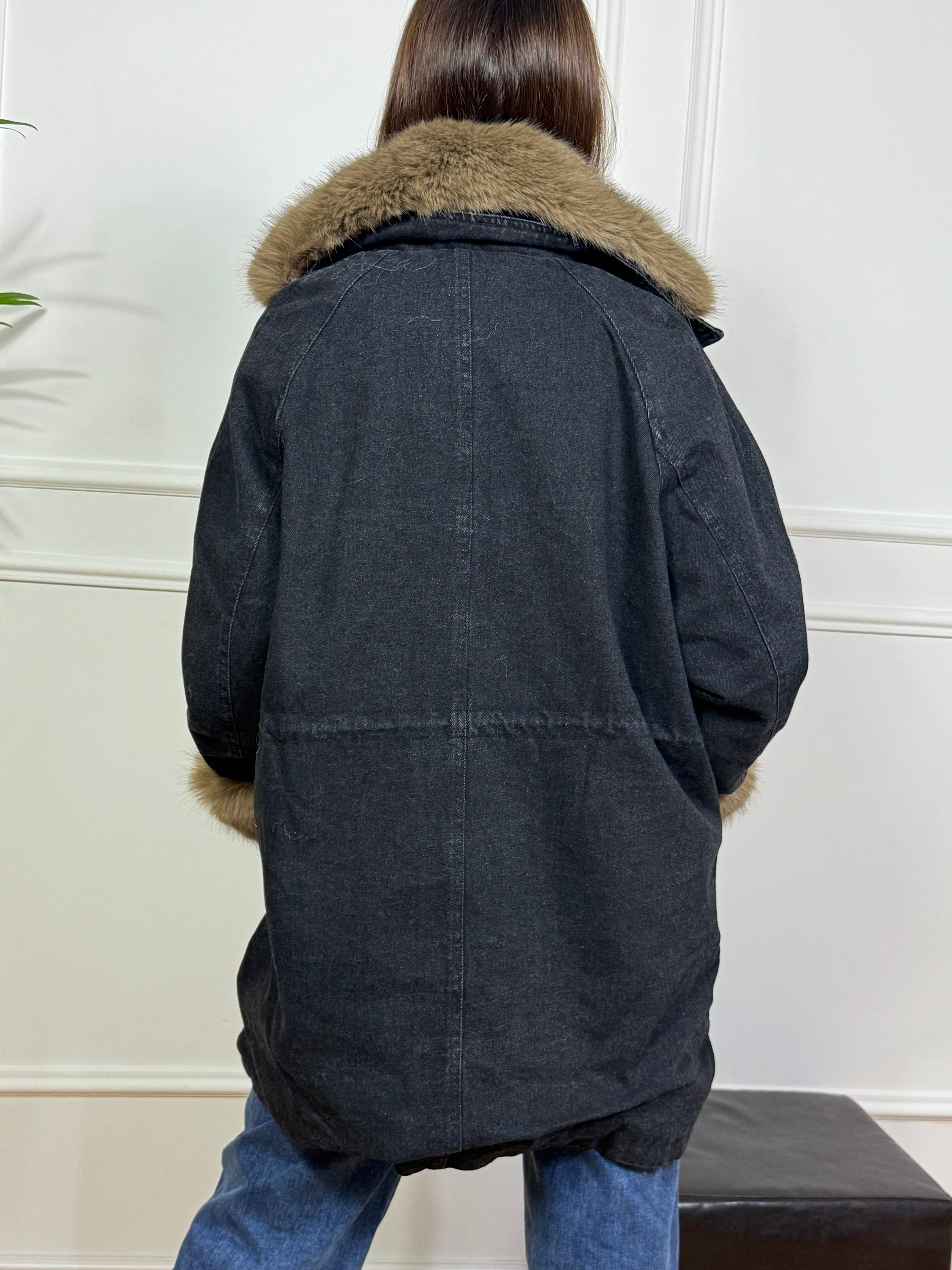Giaccone oversize in DENIM NERO DELAVE' Victoria ILMH con ecopelo