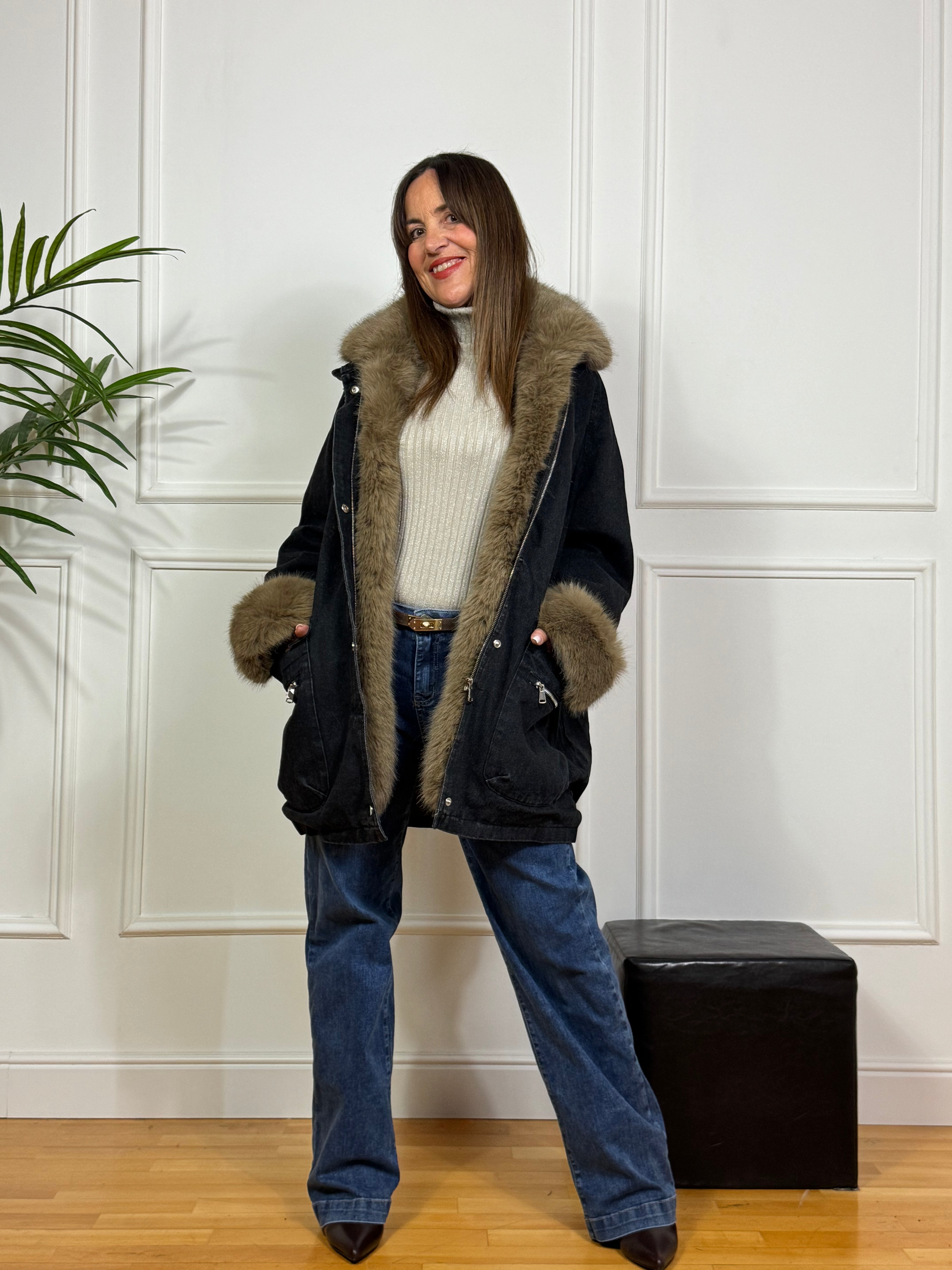 Giaccone oversize in DENIM NERO DELAVE' Victoria ILMH con ecopelo