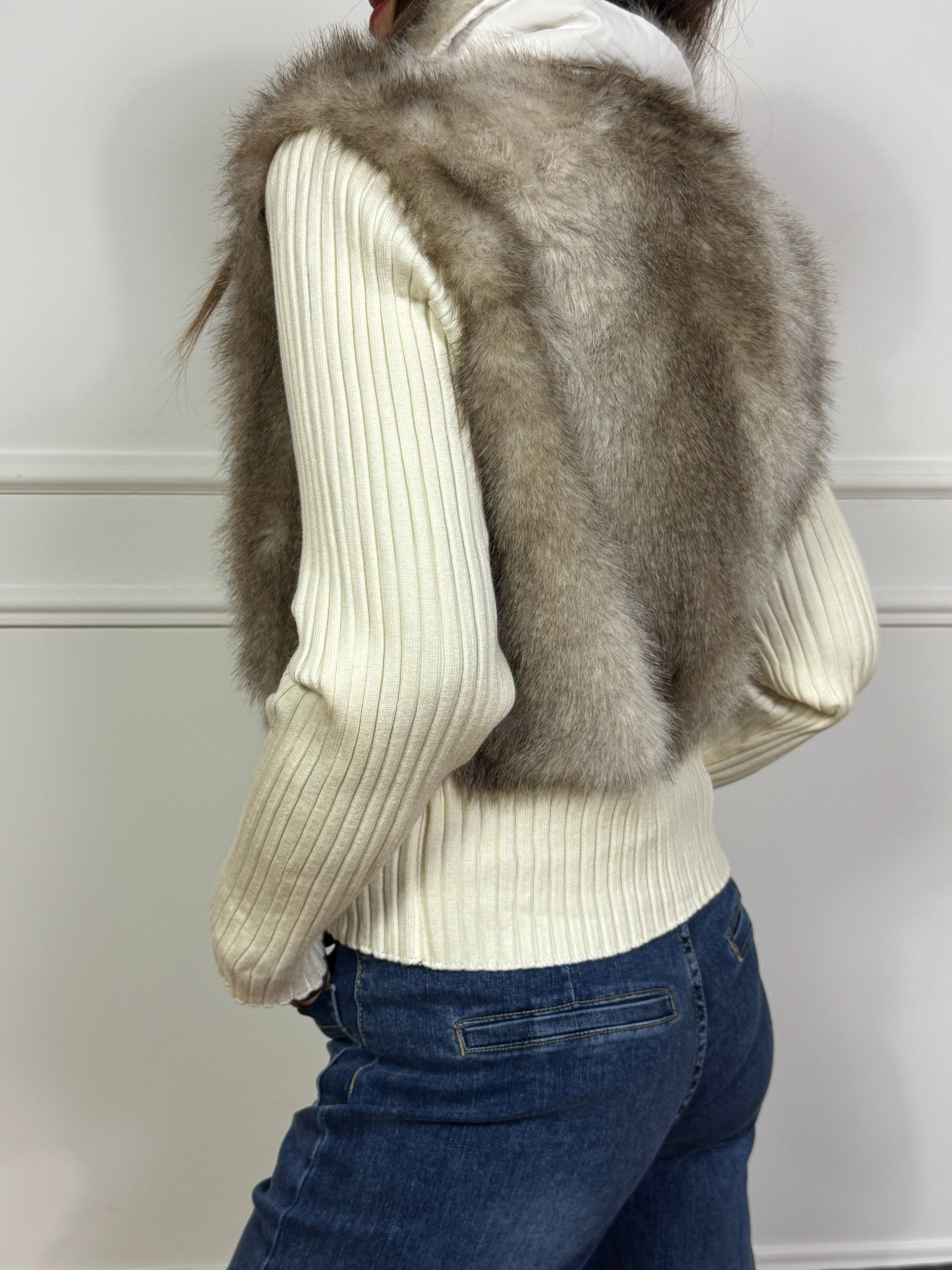 Giacca Victoria ILMH con dettagli in maglia cannettata e ecopelliccia