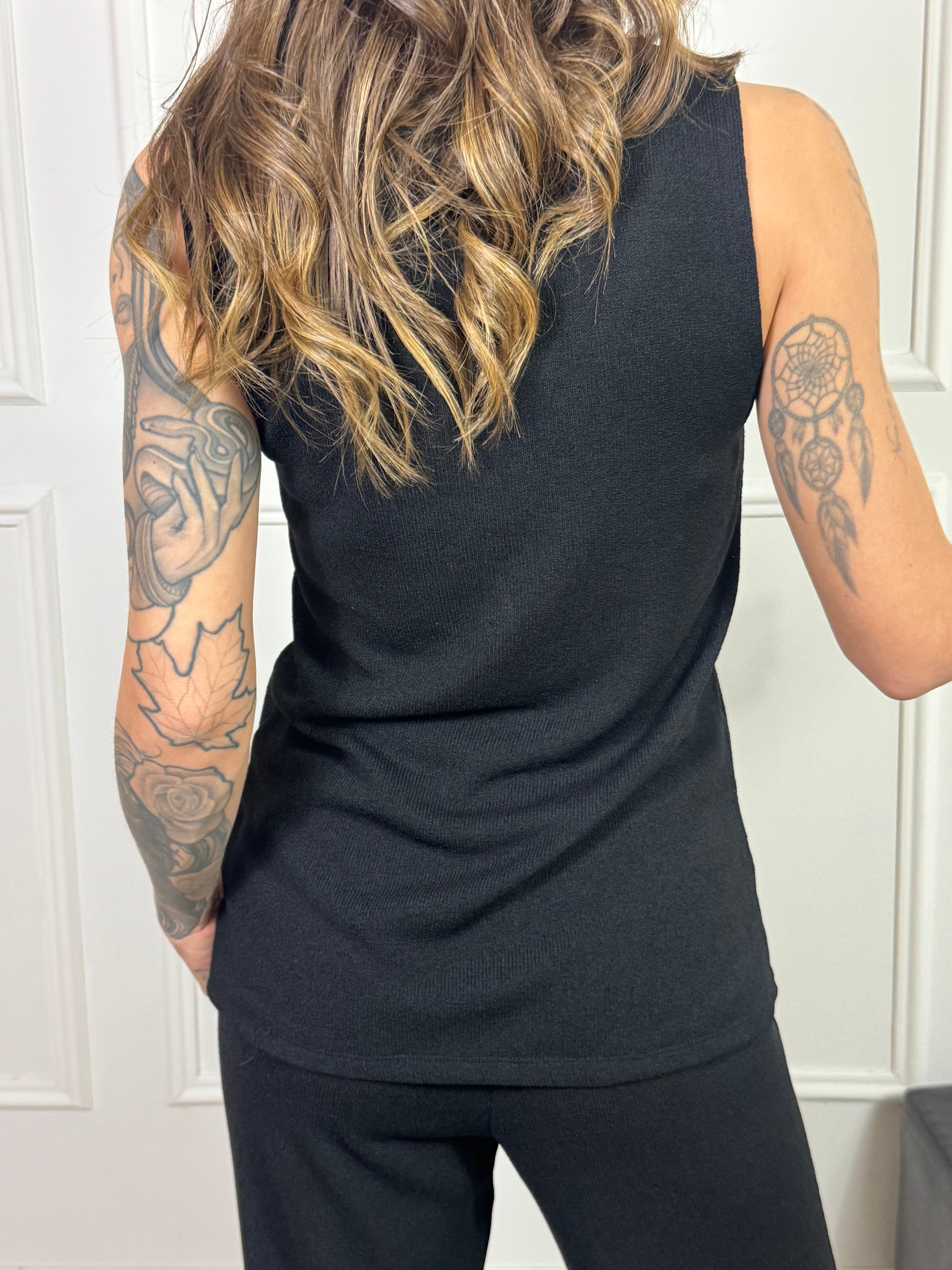 Top lungo smanicato con bottoncini JJXX modello VALERIE