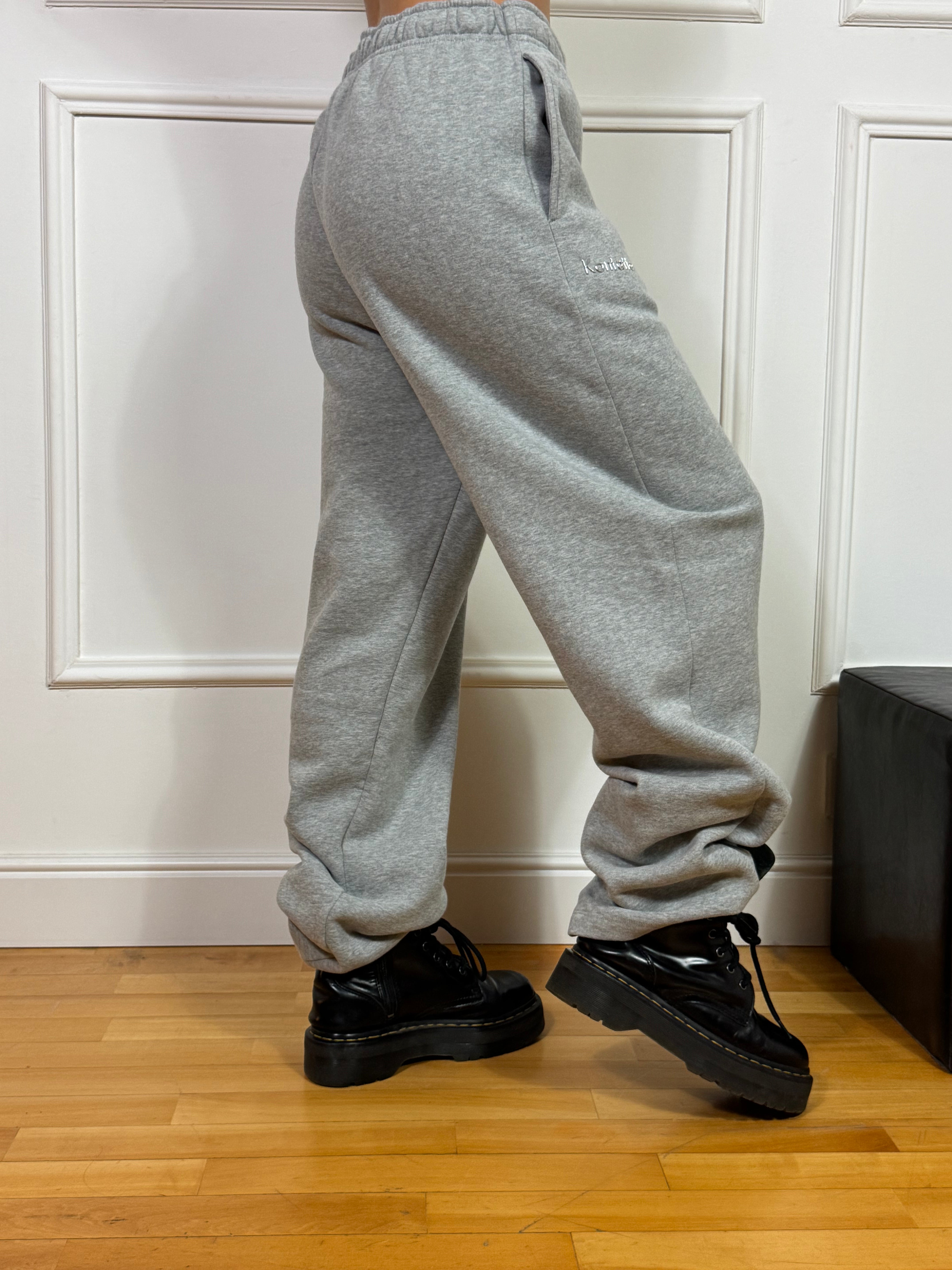 Pantalone tuta Kontatto