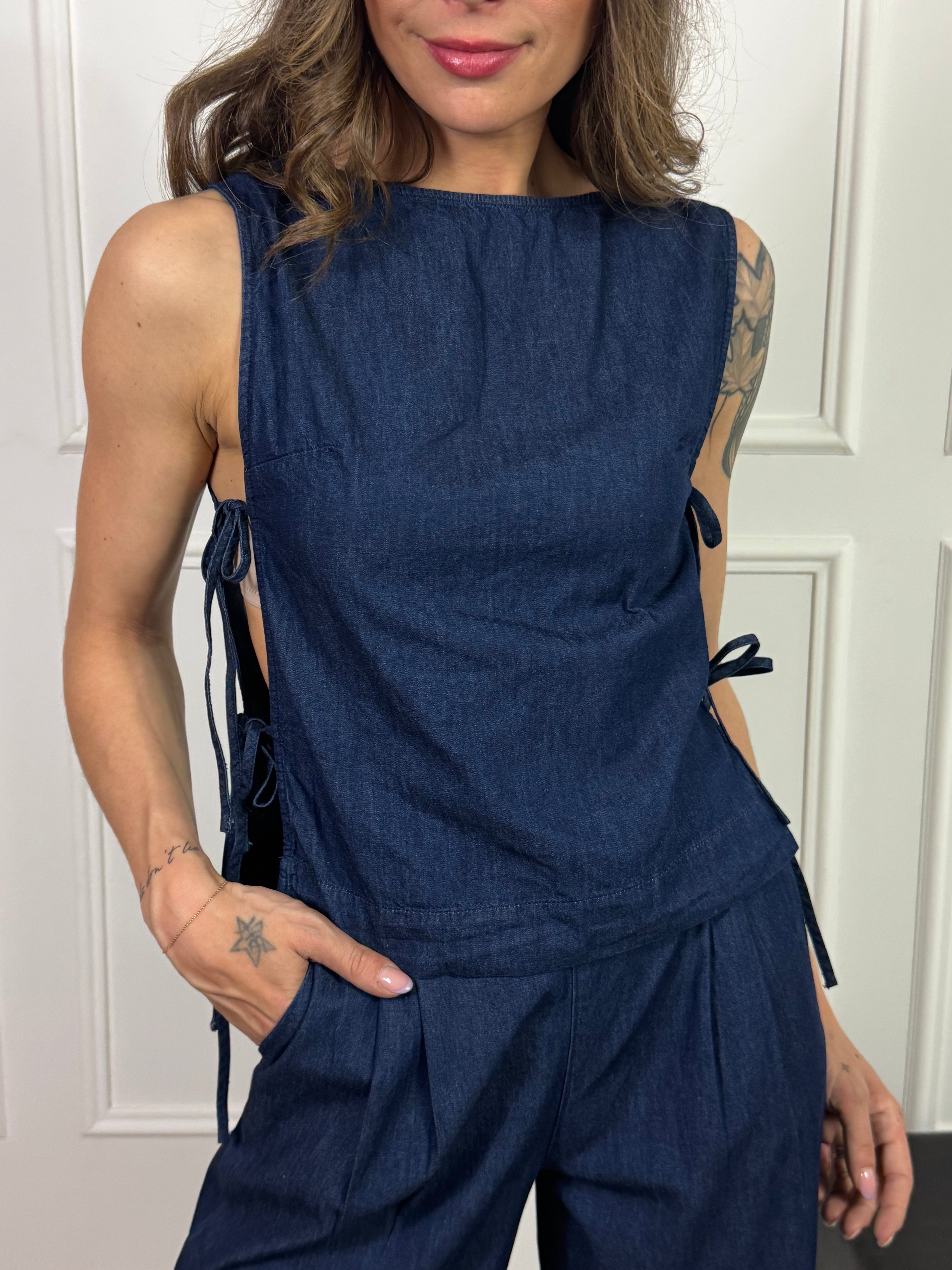Top in CHAMBRAY JJXX modello DEBBY con LACCETTI LATERALI