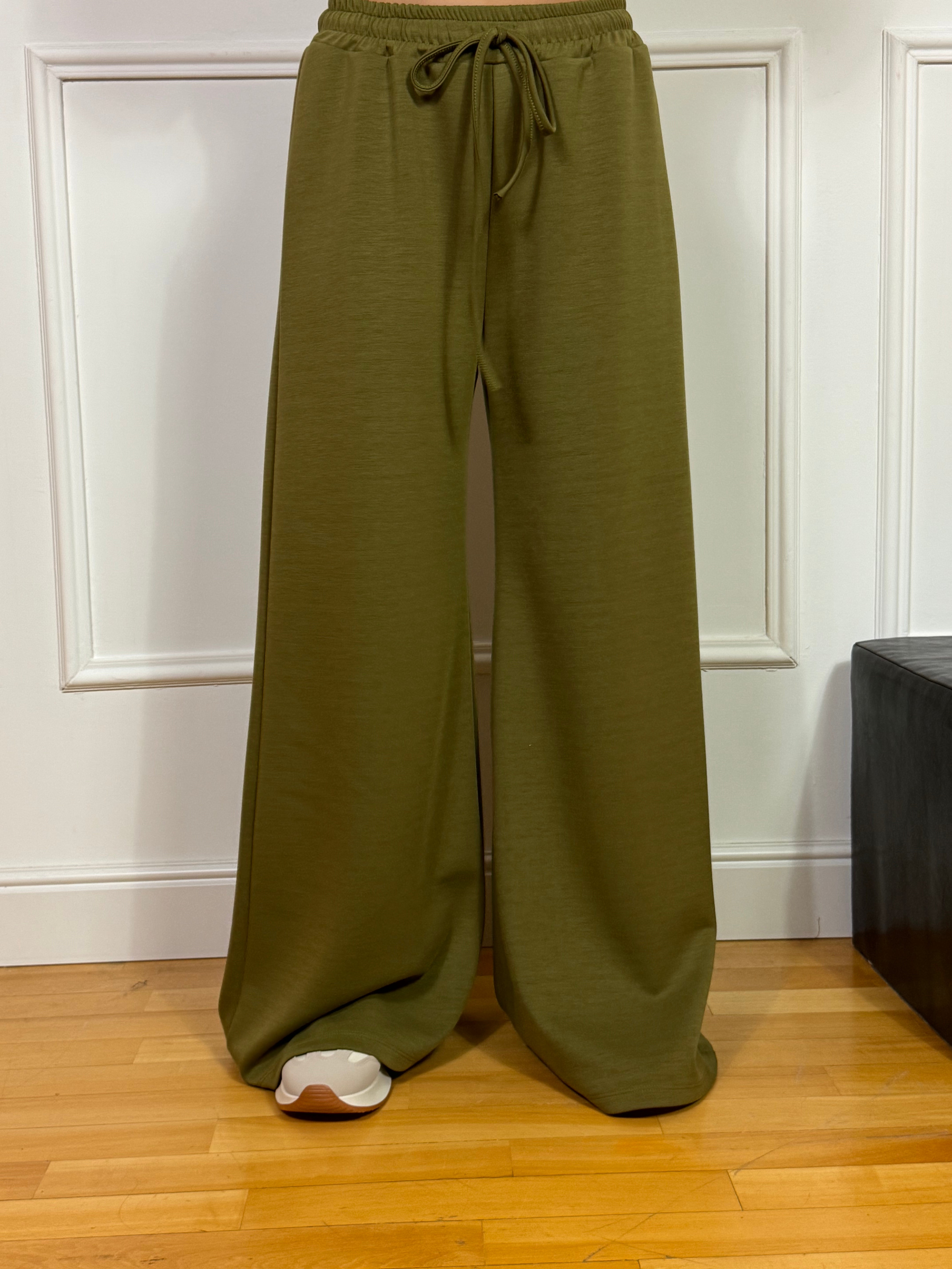 Pantalone tuta con coulisse Kikisix tessuto tecnico sottile