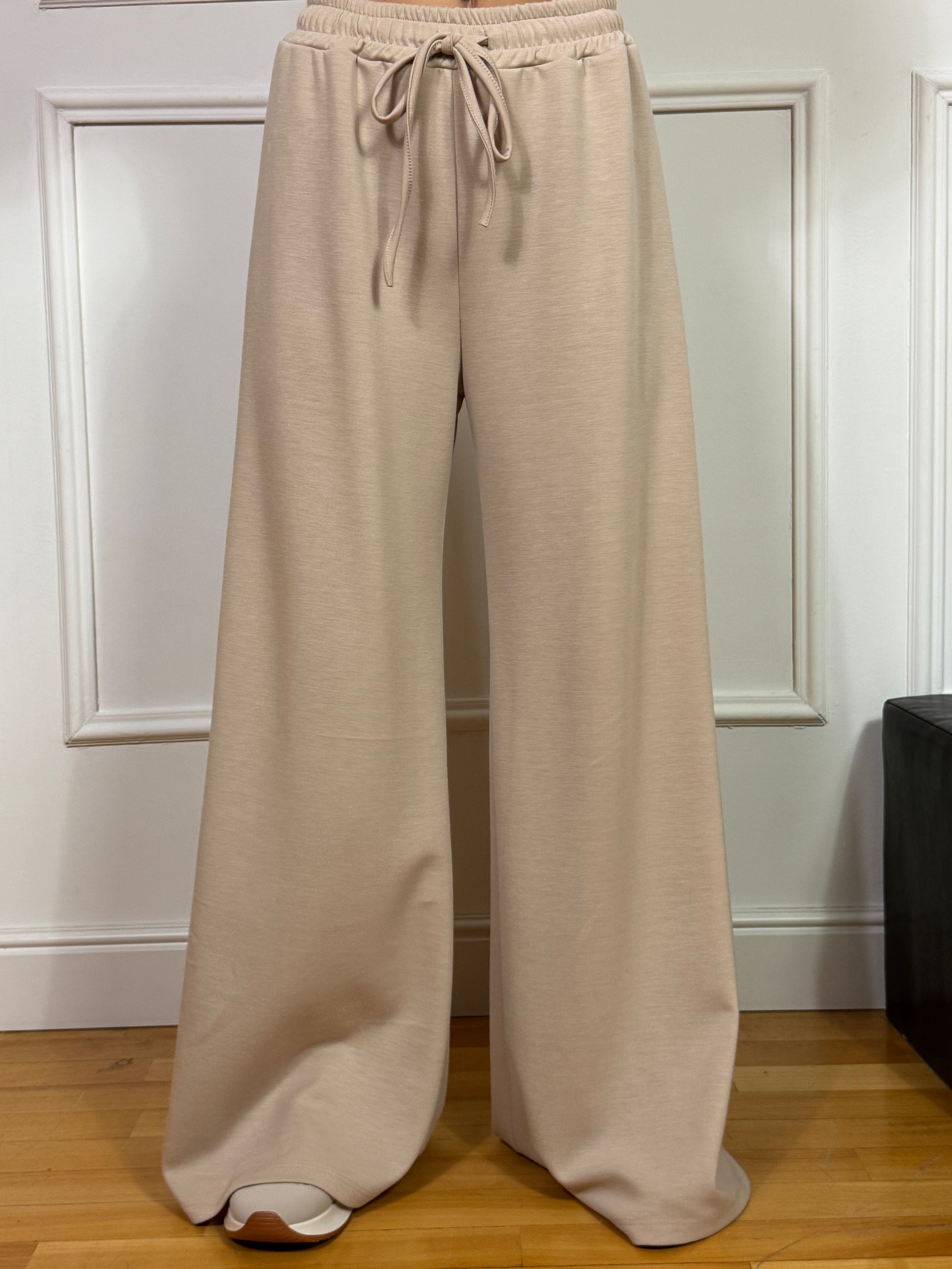 Pantalone tuta con coulisse Kikisix tessuto tecnico sottile