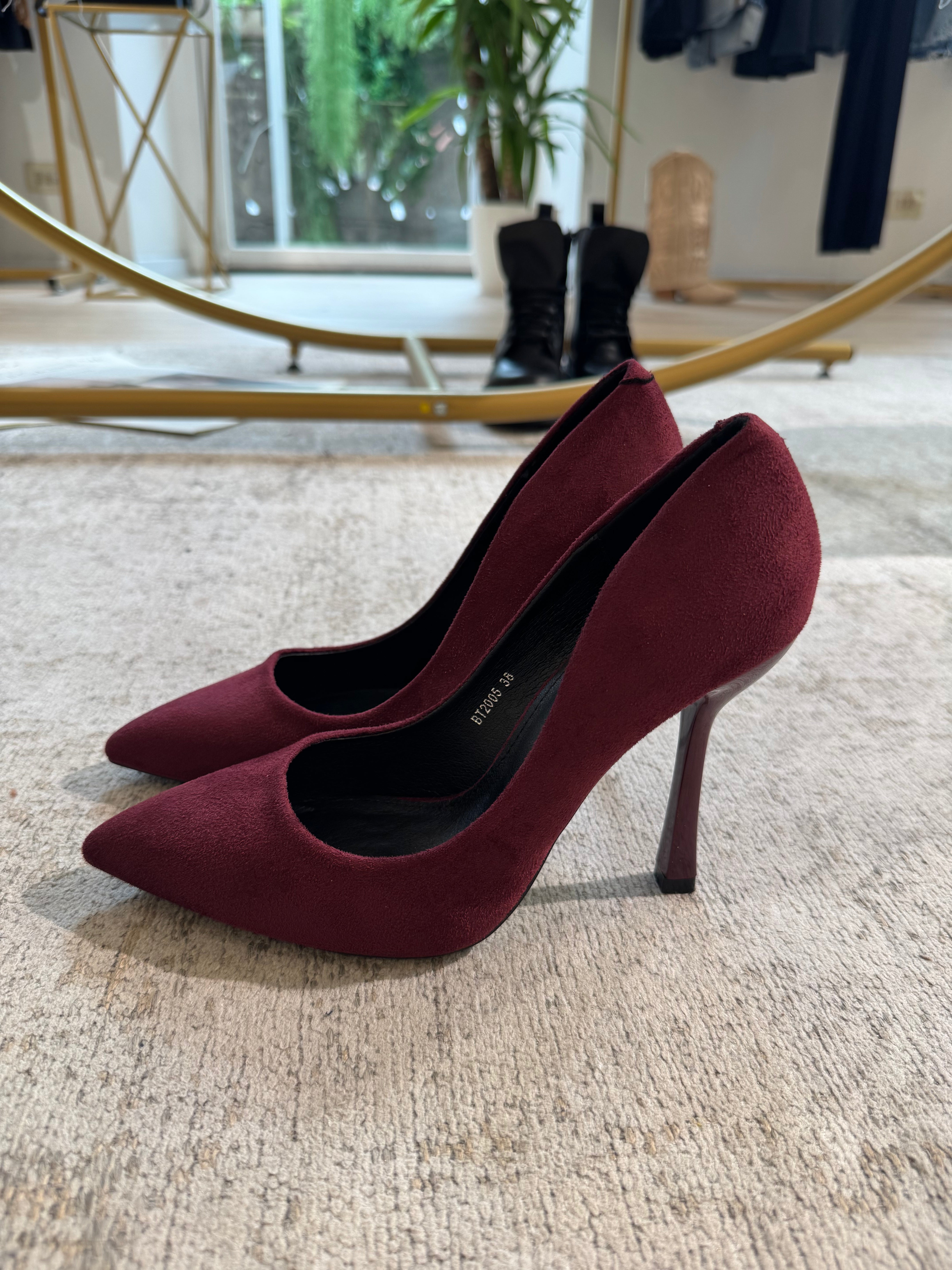 Scarpa con tacco decollete scamosciato suede