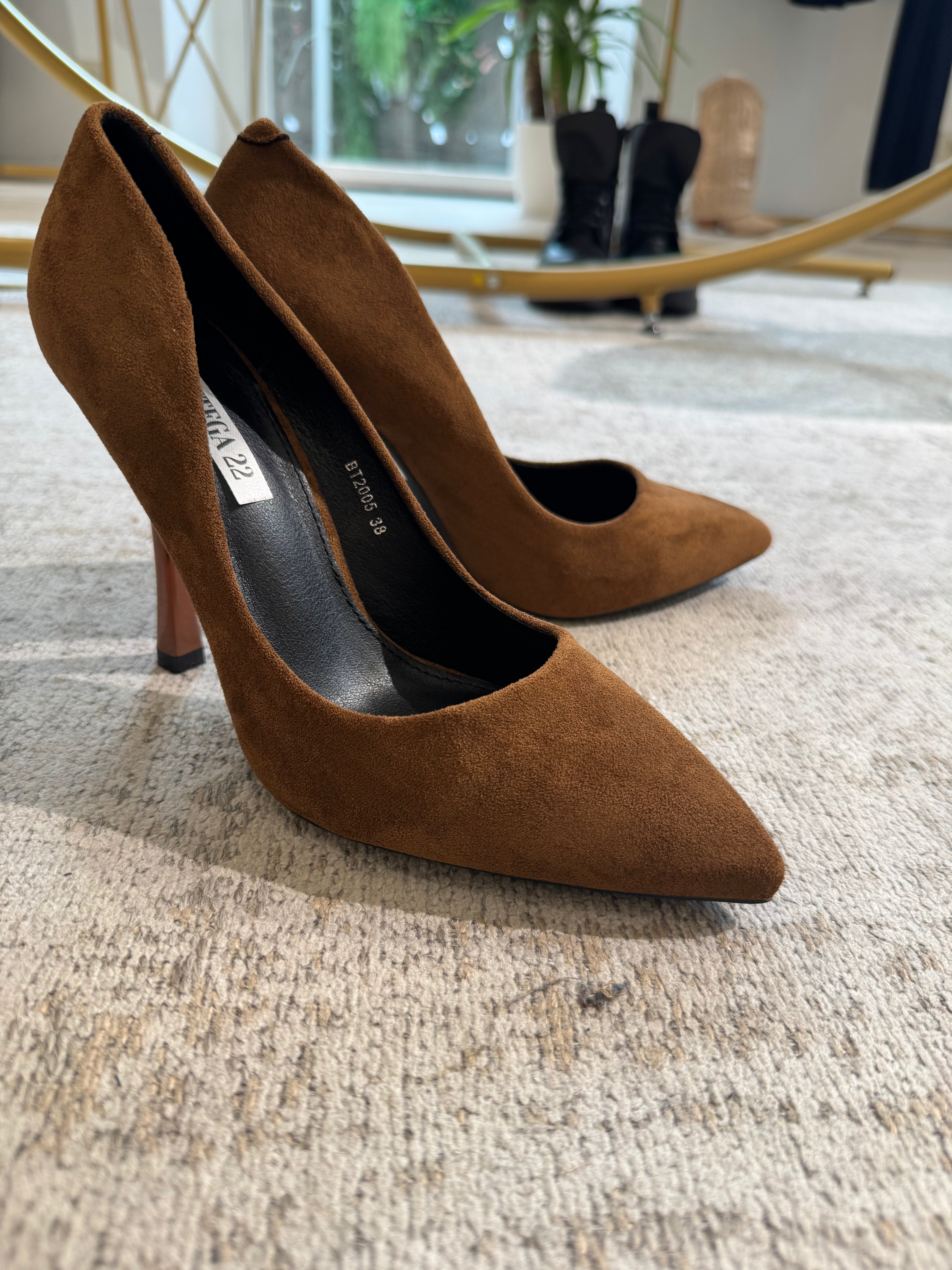 Scarpa con tacco decollete scamosciato suede