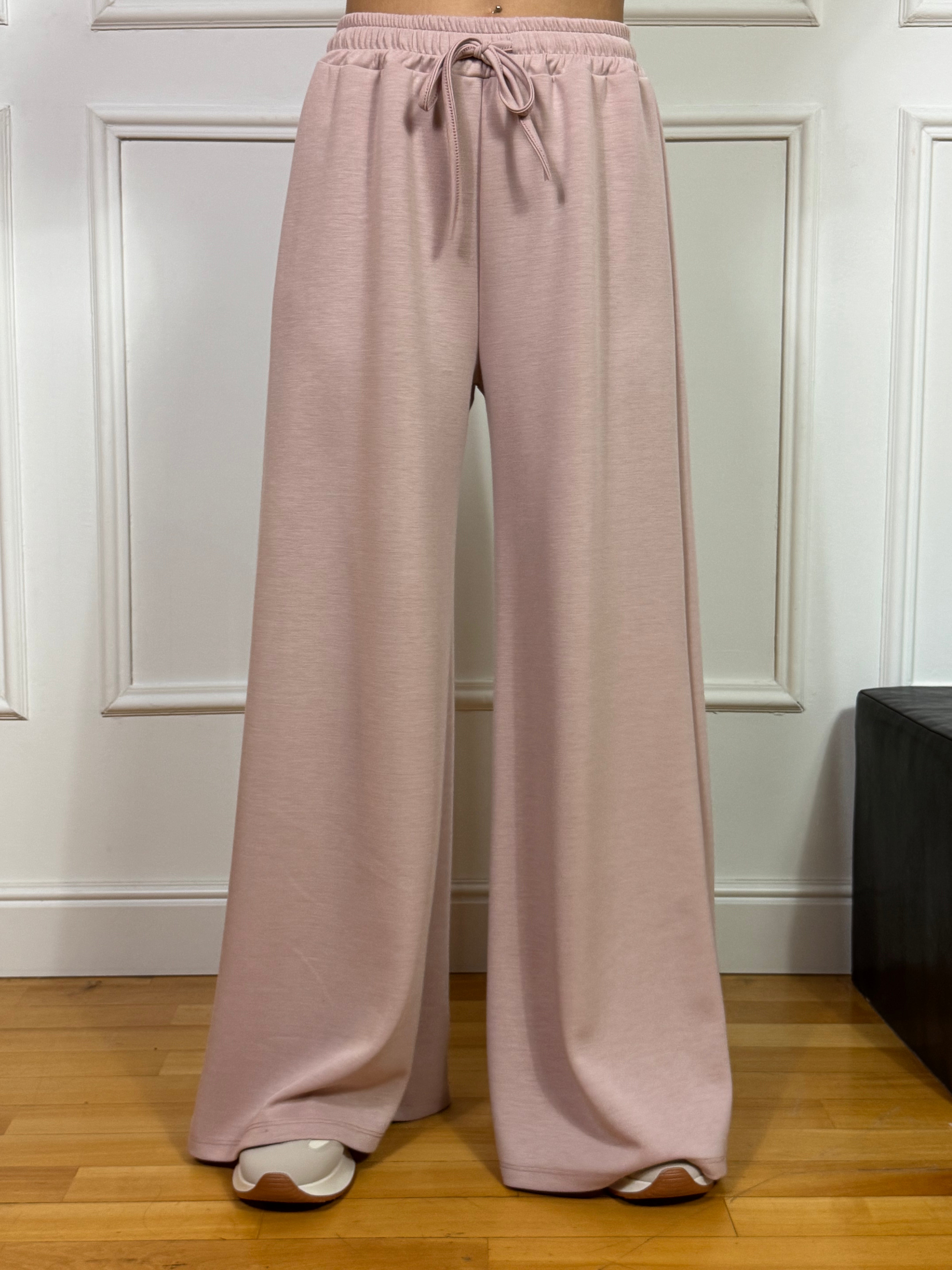 Pantalone tuta con coulisse Kikisix tessuto tecnico sottile