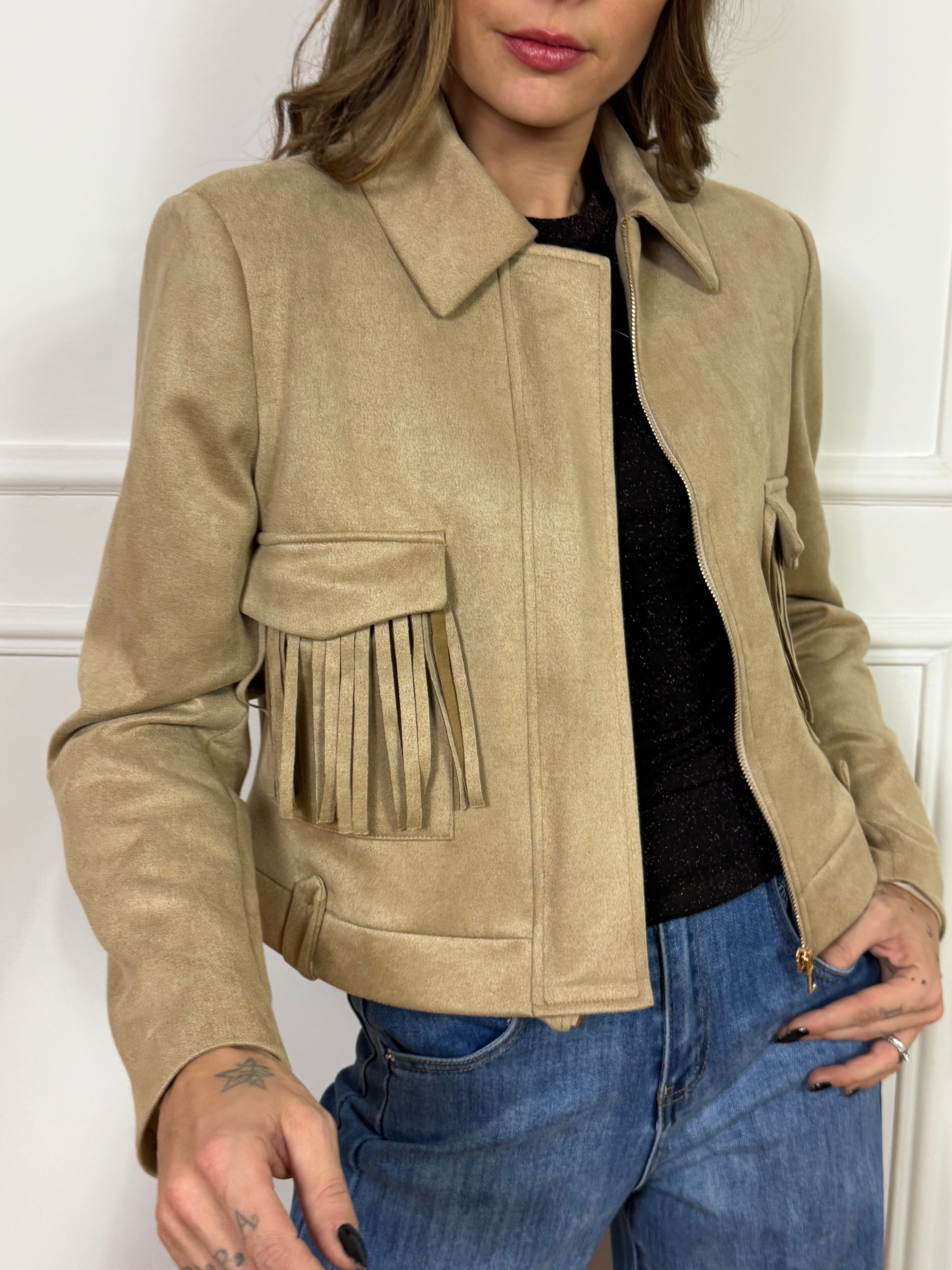 Giacca corta scamosciata KIkisix taschini con frange
