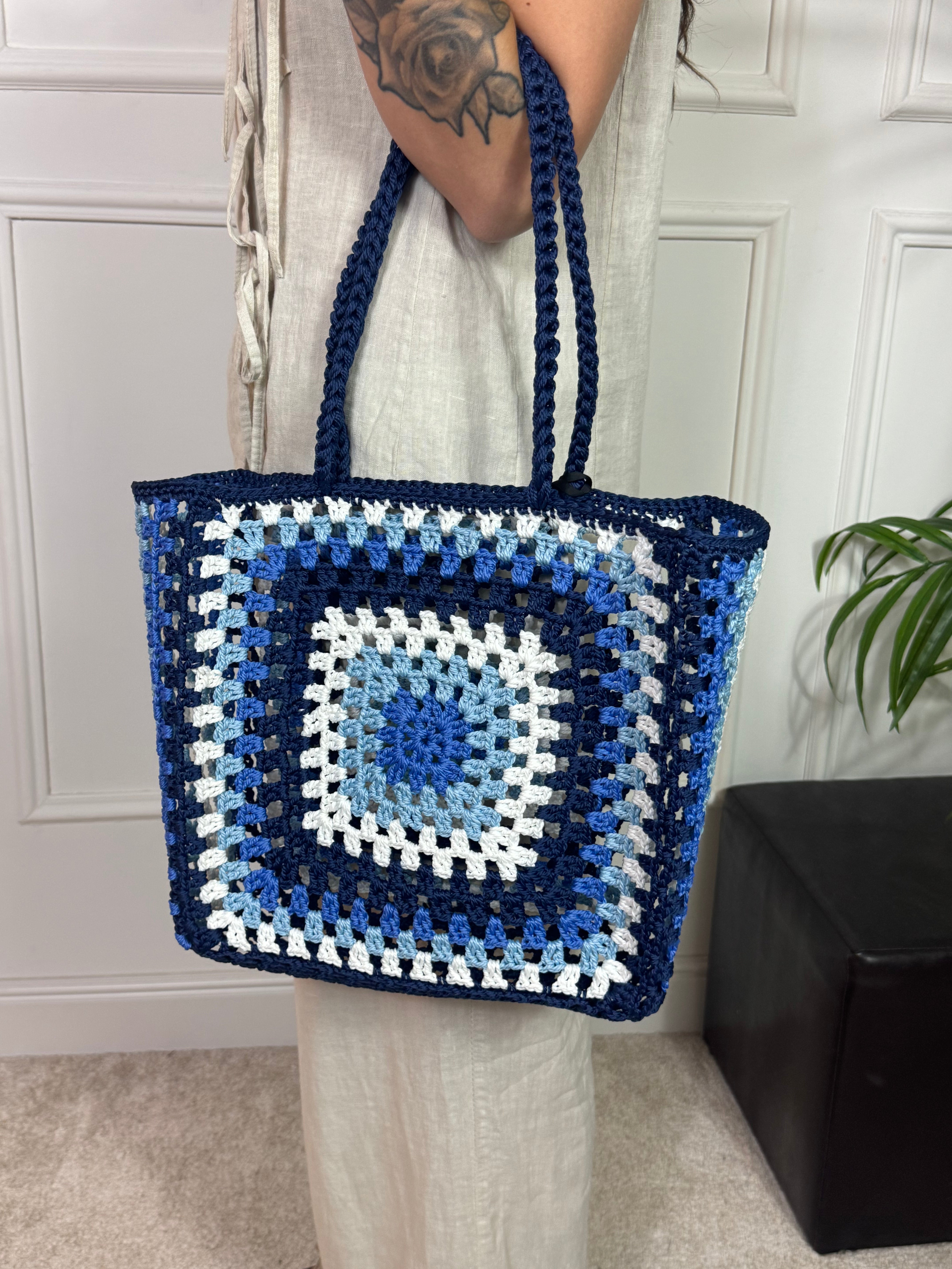 Borsa traforata lavorazione granny Victoria ILMH