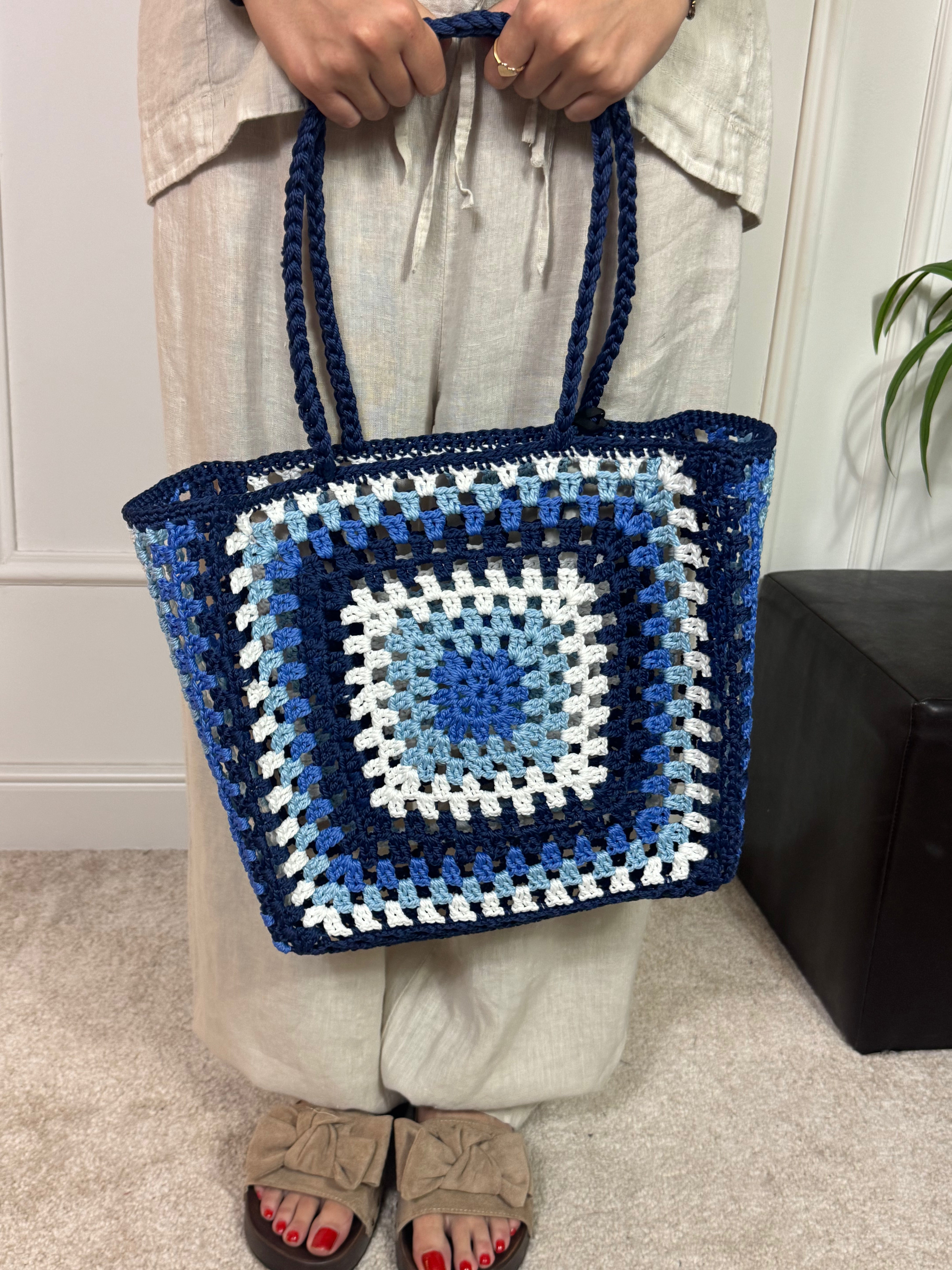 Borsa traforata lavorazione granny Victoria ILMH