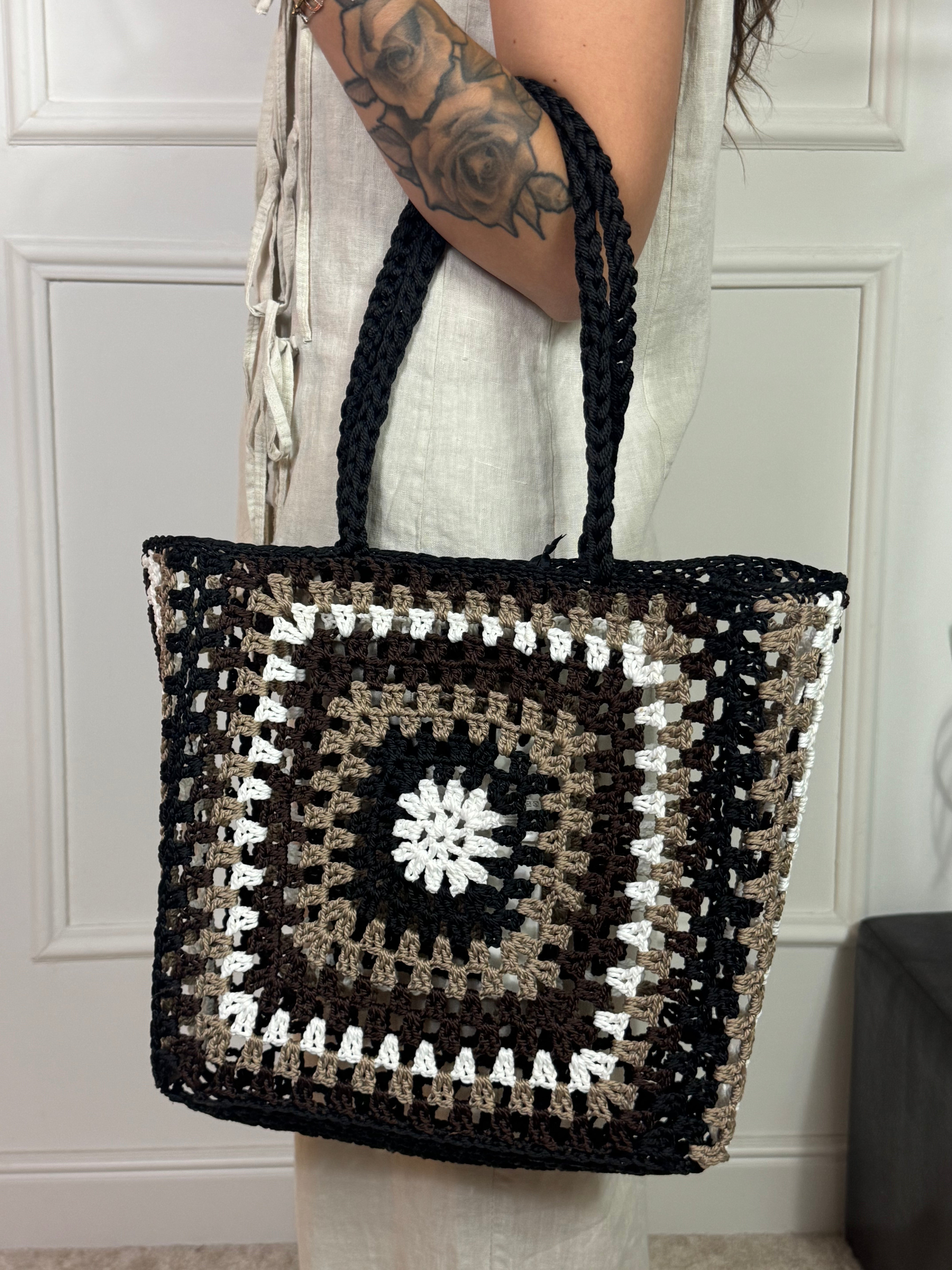 Borsa traforata lavorazione granny Victoria ILMH