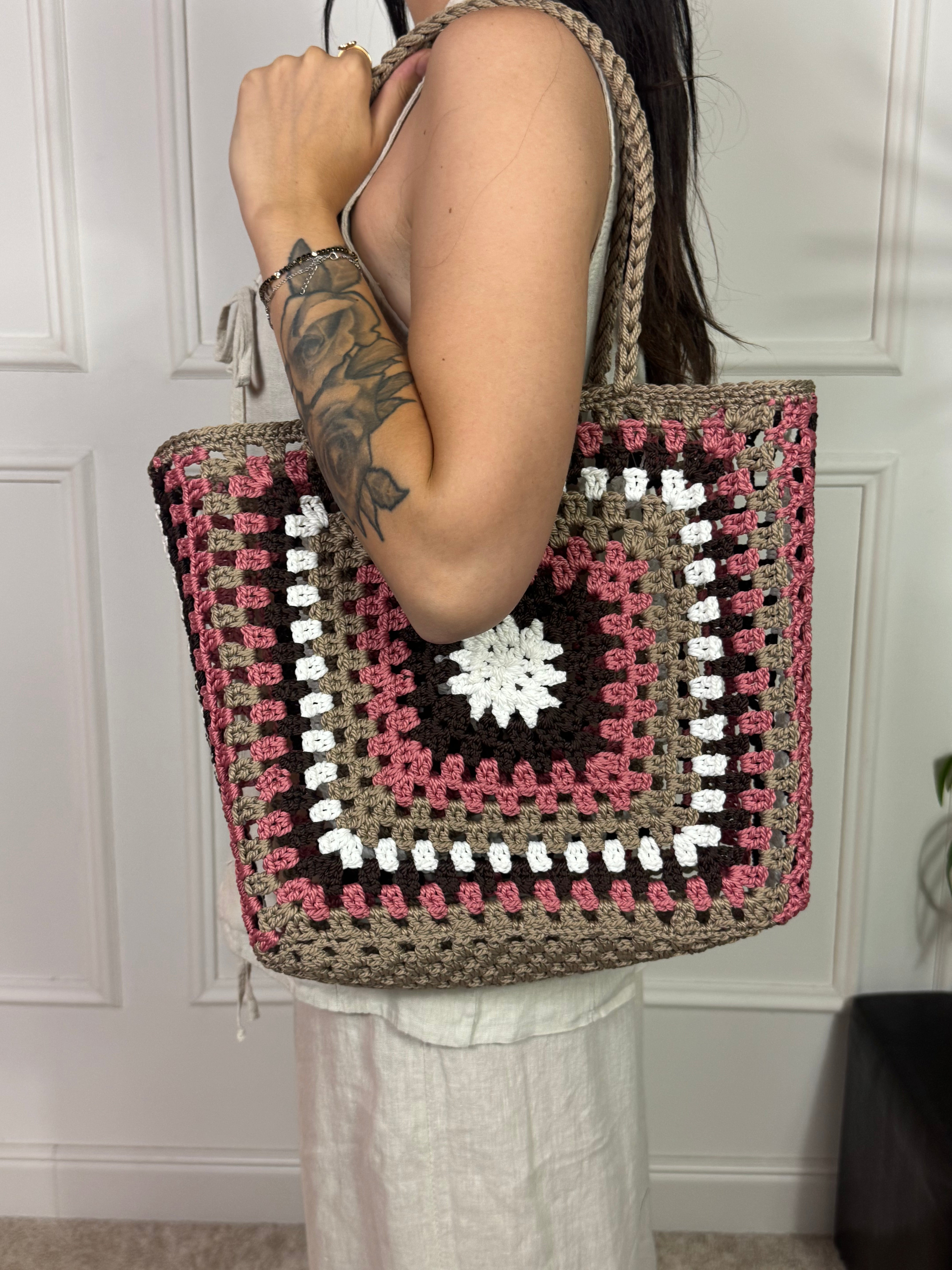 Borsa traforata lavorazione granny Victoria ILMH