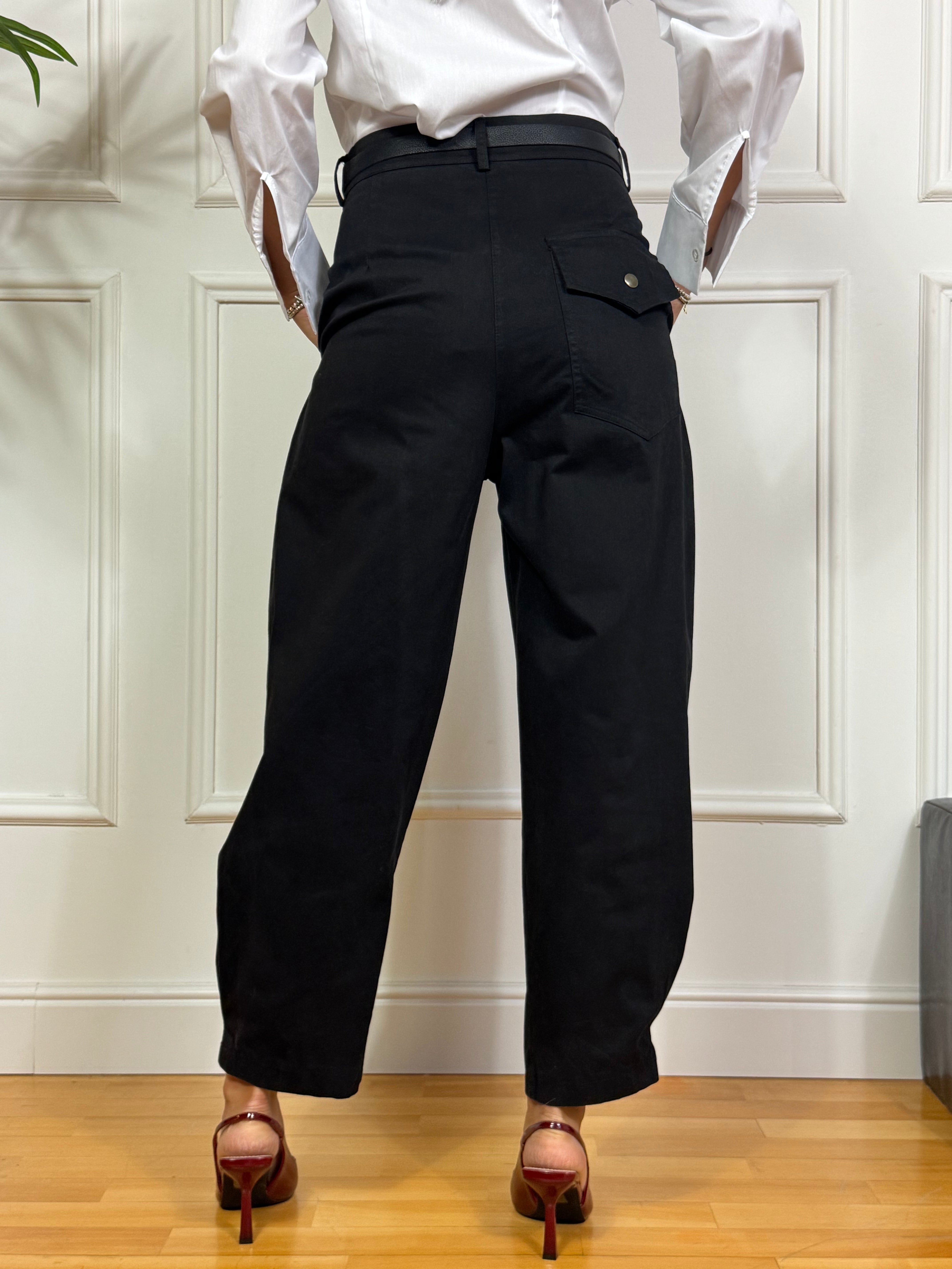 Pantalone in cotone sostenuto Susy Mix OVETTO CON PINCES E CINTURA NERA