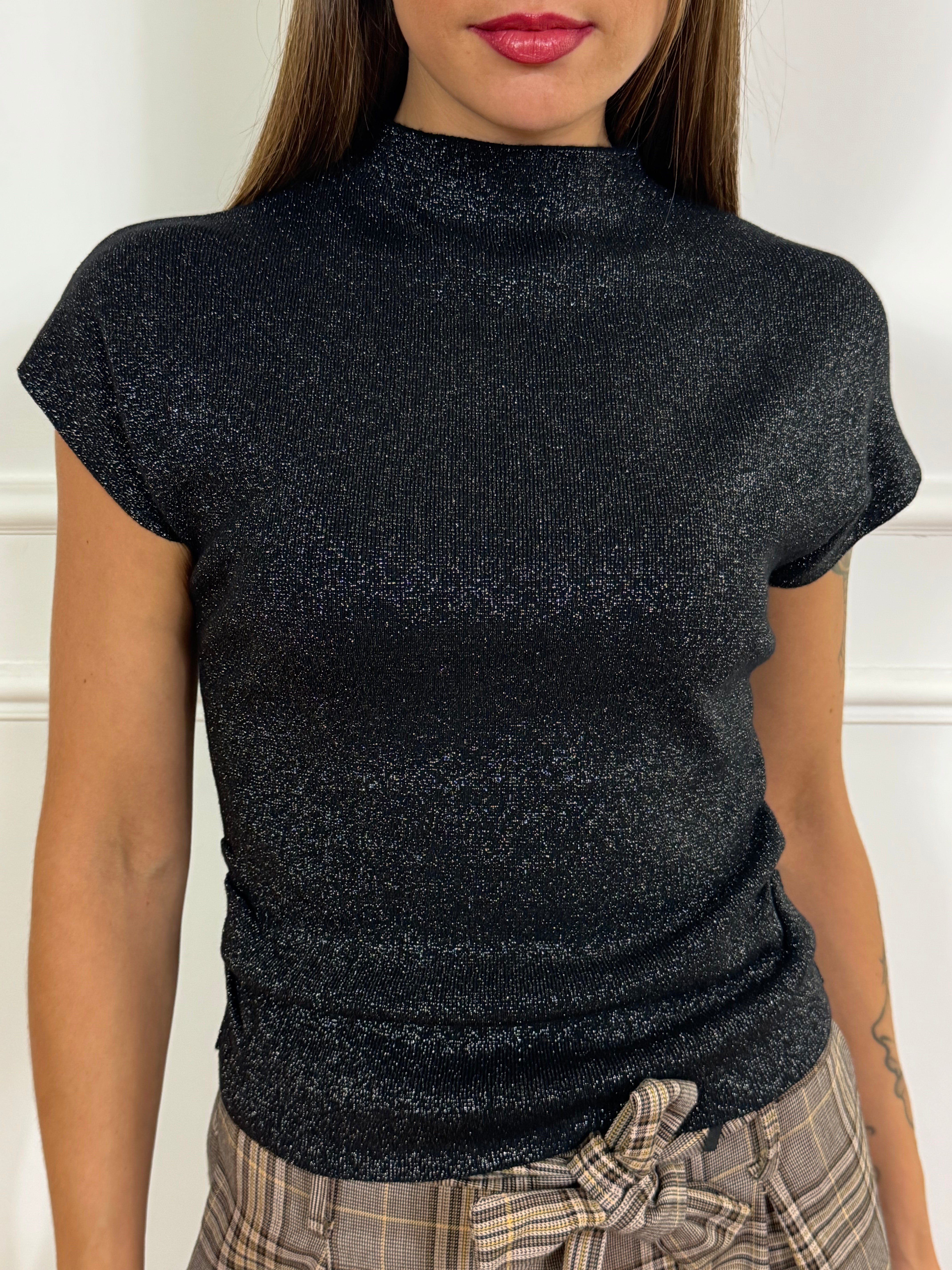Maglia a manica corta collo coclista con drappeggi Victoria ILMH in lurex