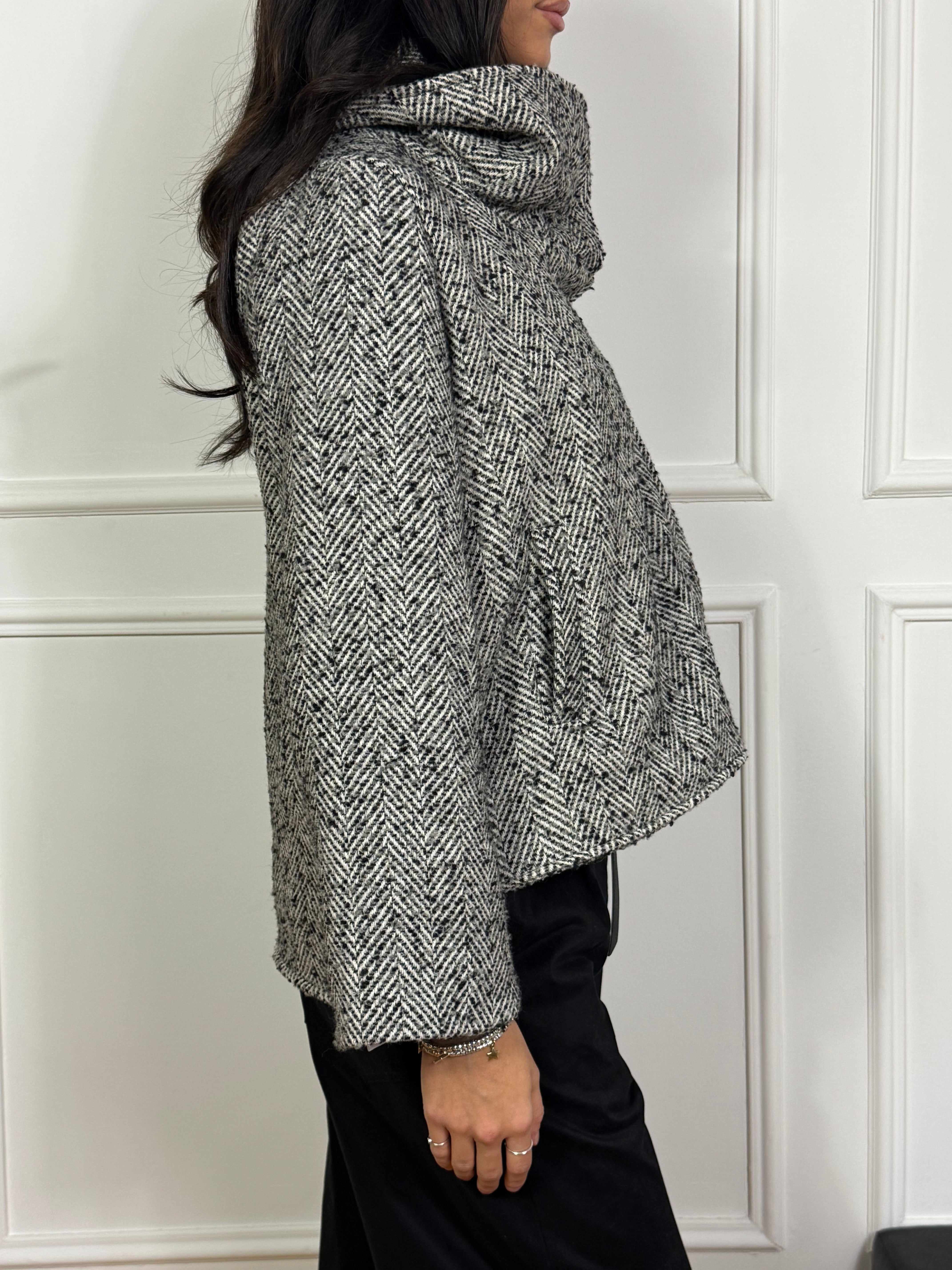 Cappotto corto caban Kikisix fantasia spinata collo cratere