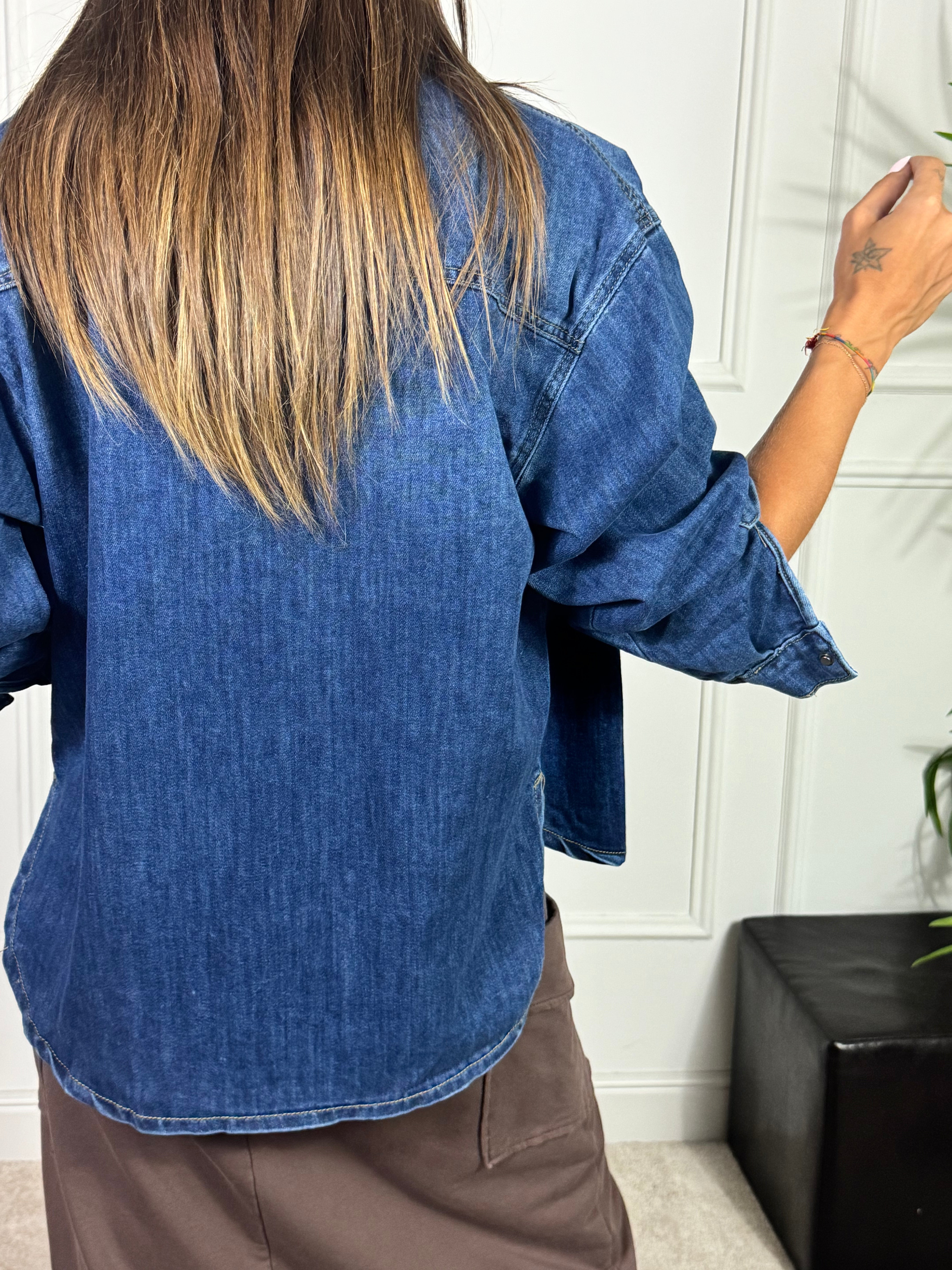 Camicia / Giacca in denim elasticizzato con taschini Victoria ILMH BOTTONI A PRESSIONE