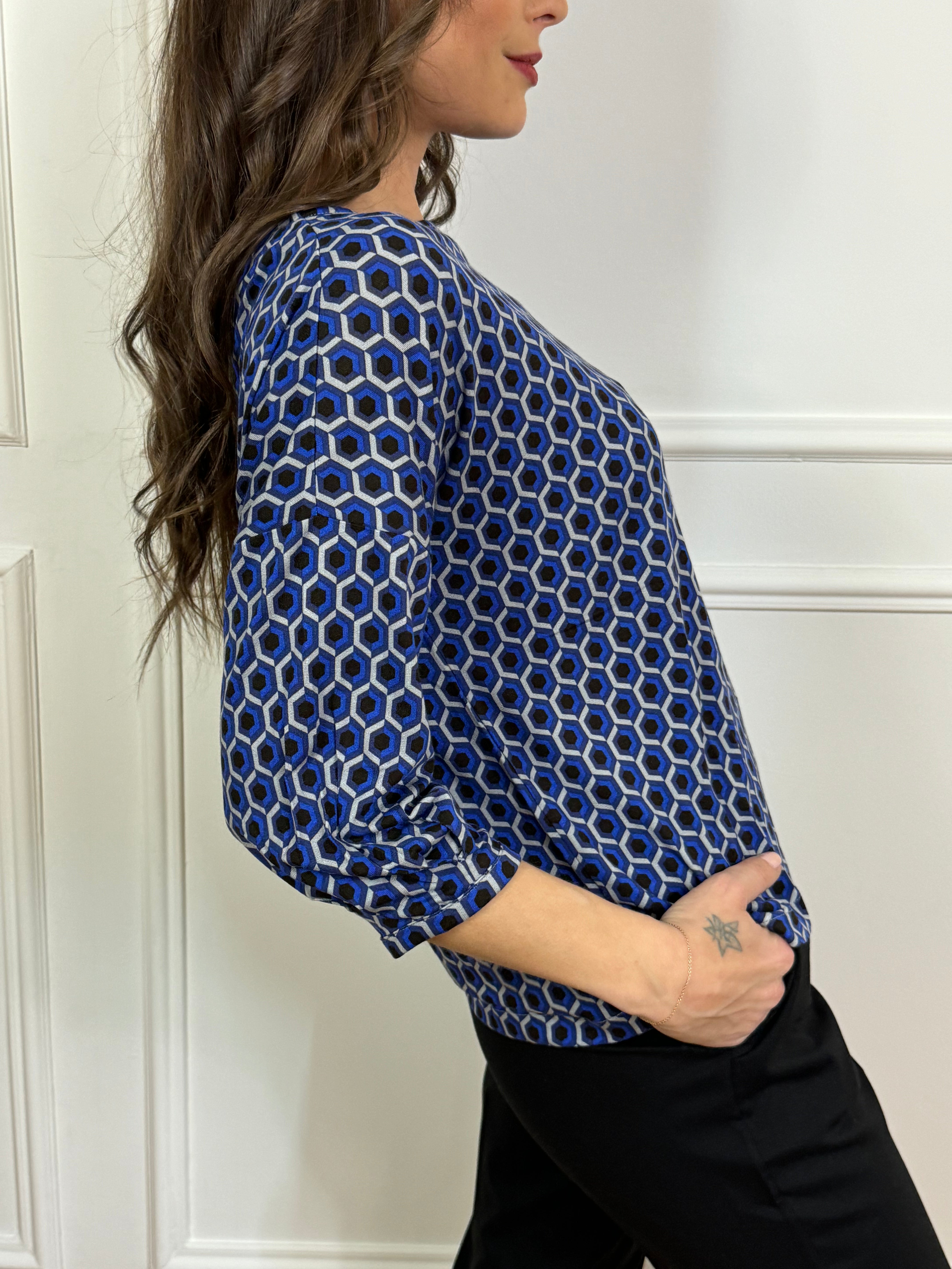 Maglia in viscosa elasticizzata Ragno fantasia GEOMETRICA
