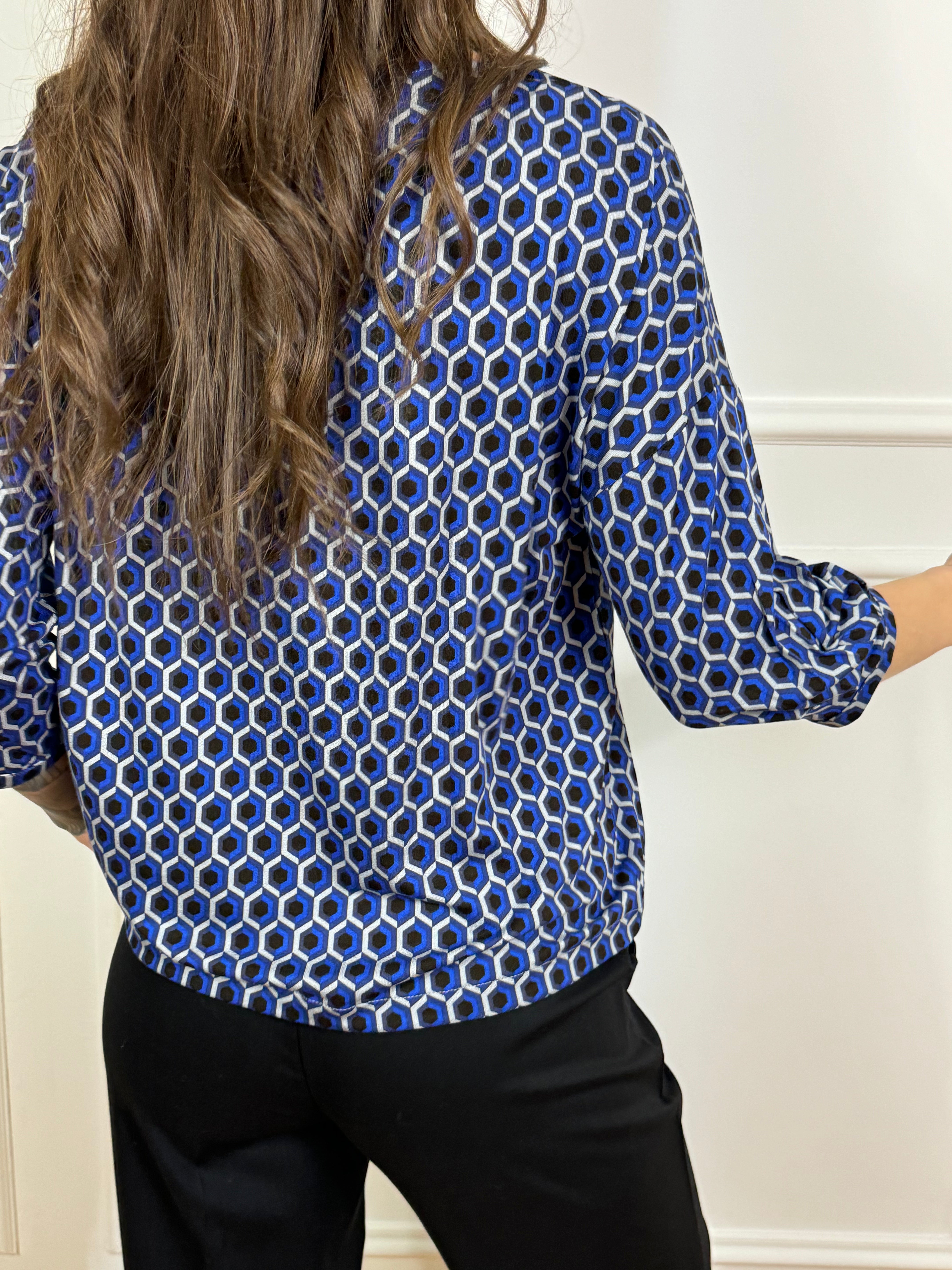 Maglia in viscosa elasticizzata Ragno fantasia GEOMETRICA