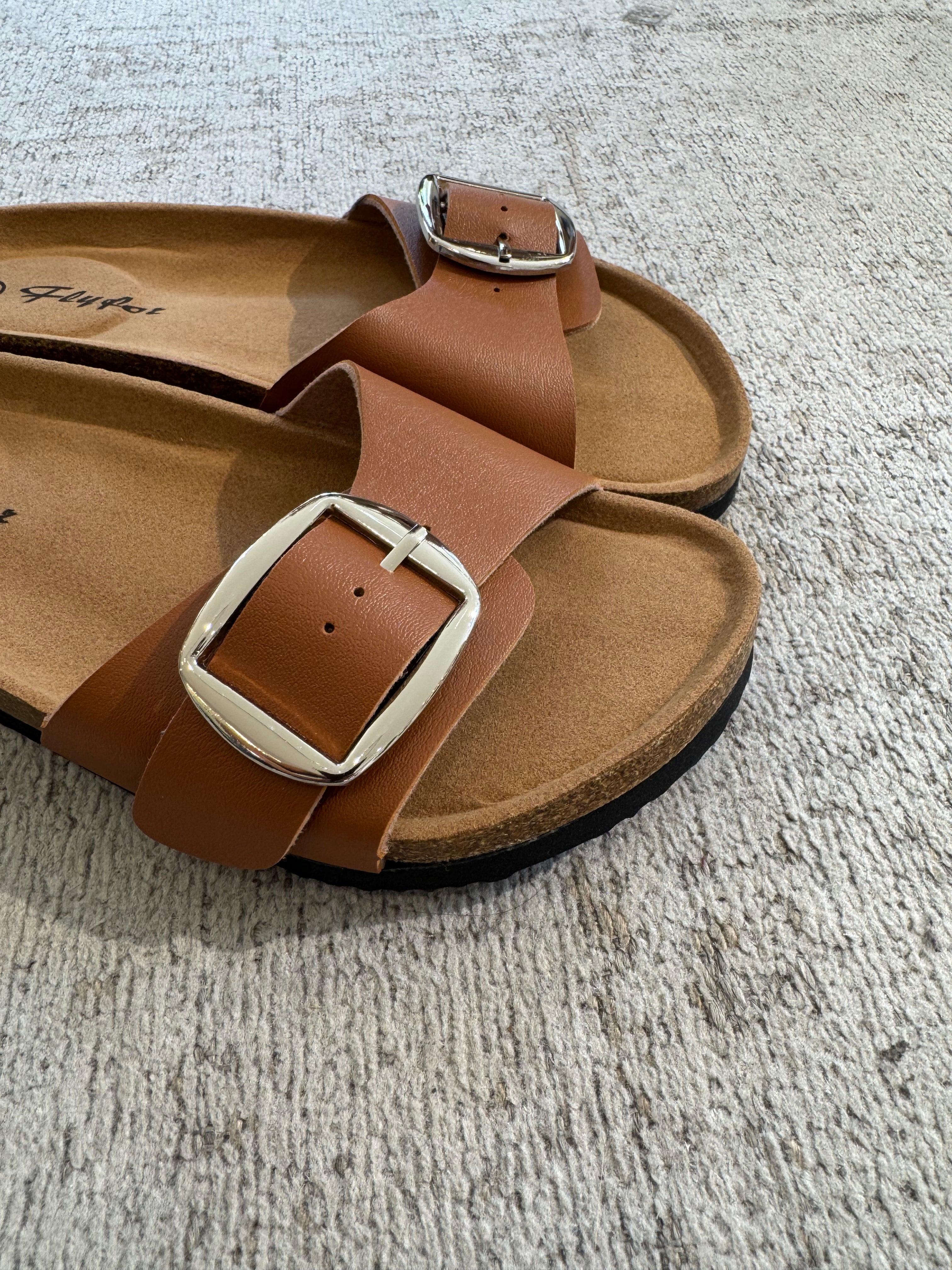 Ciabatta in ecopelle con fibbia