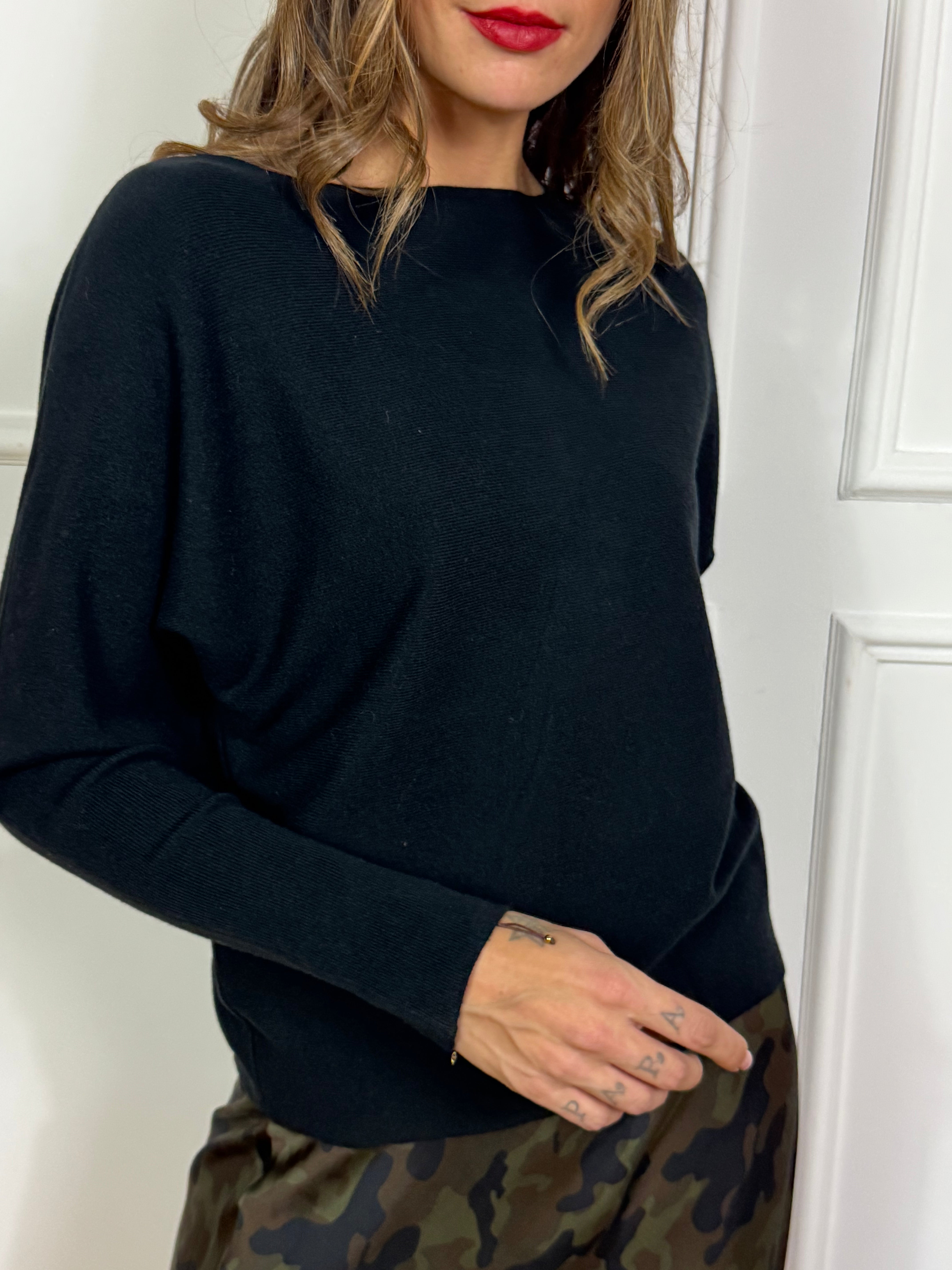 Maglia ampia a pipistrello con scollo a barchetta Victoria ILMH