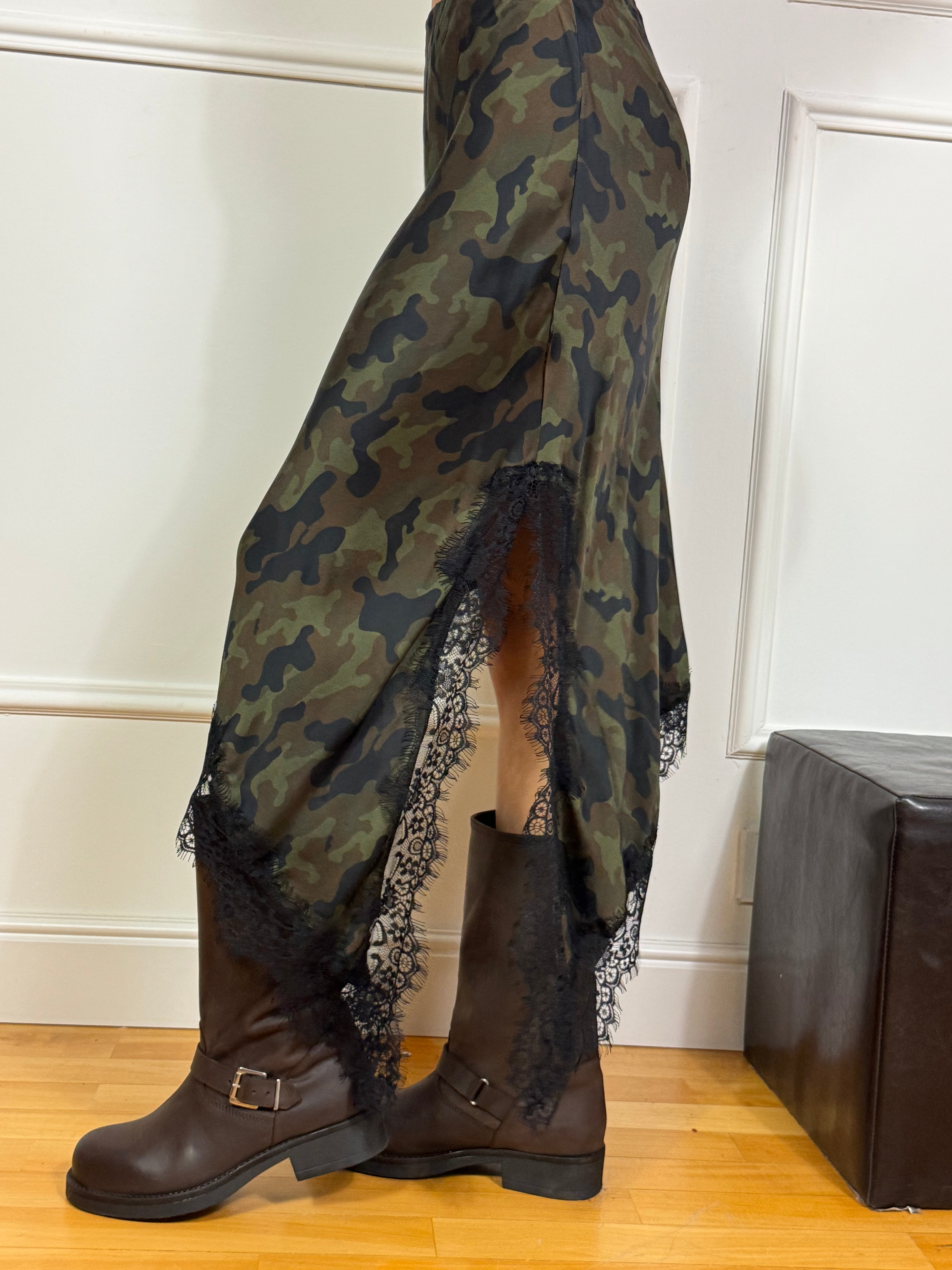 Gonna asimmetrica in raso Victoria ILMH fantasia militare