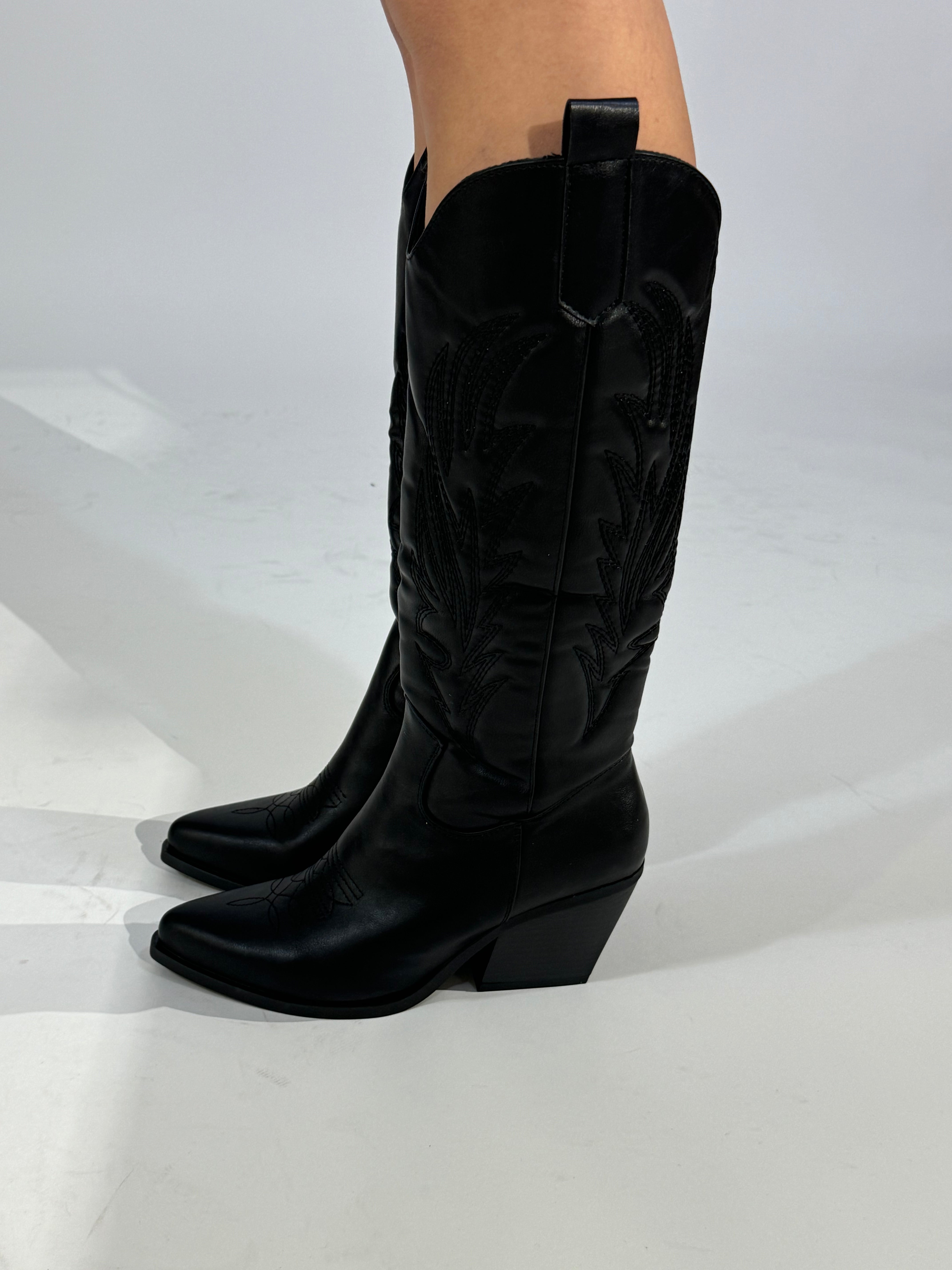 Stivale texano alto con impunture in ECOPELLE NERO