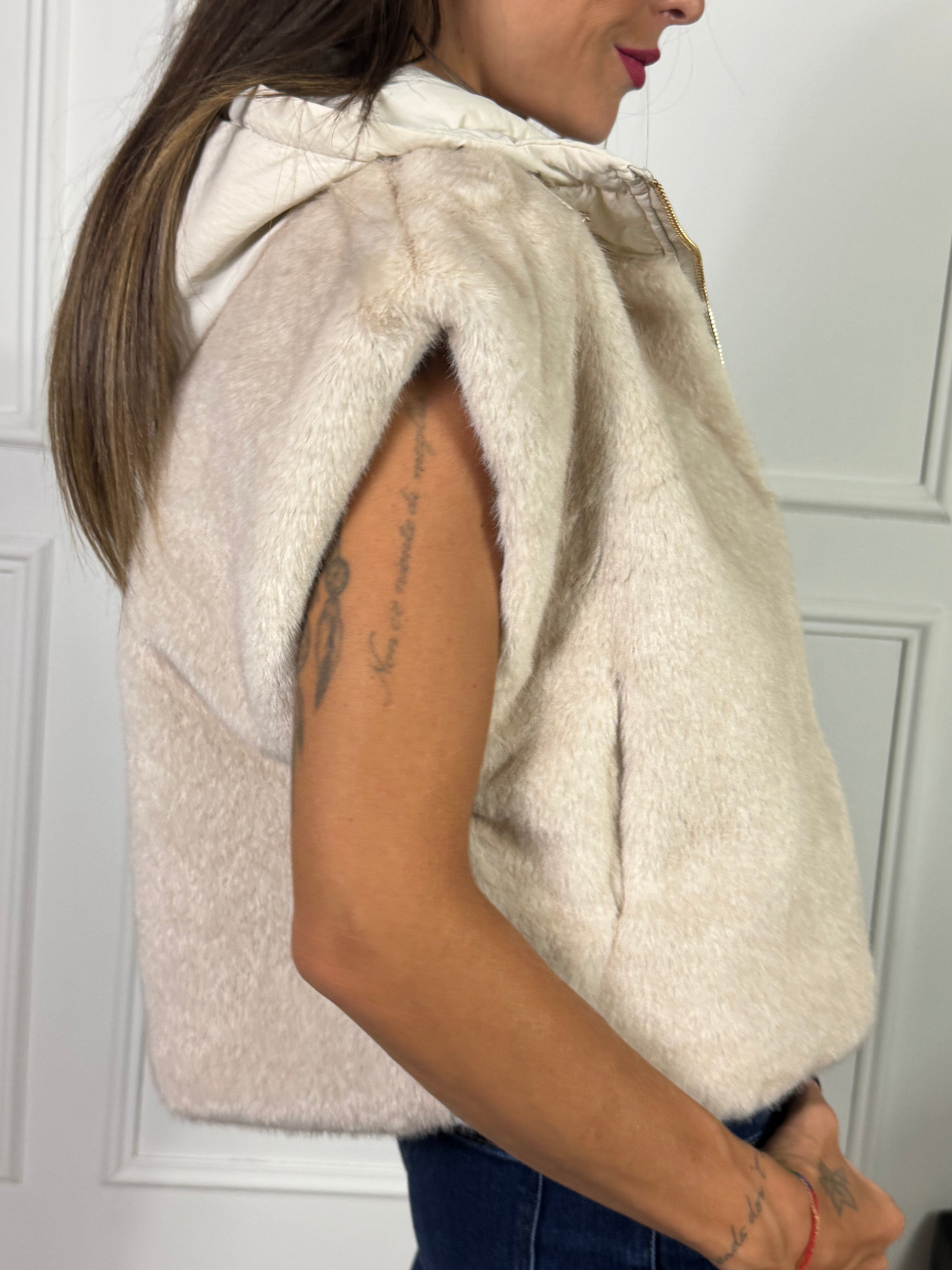 Giacca PIUMINO SMANICATO CON CAPPUCCIO Susy Mix REVERSIBILE