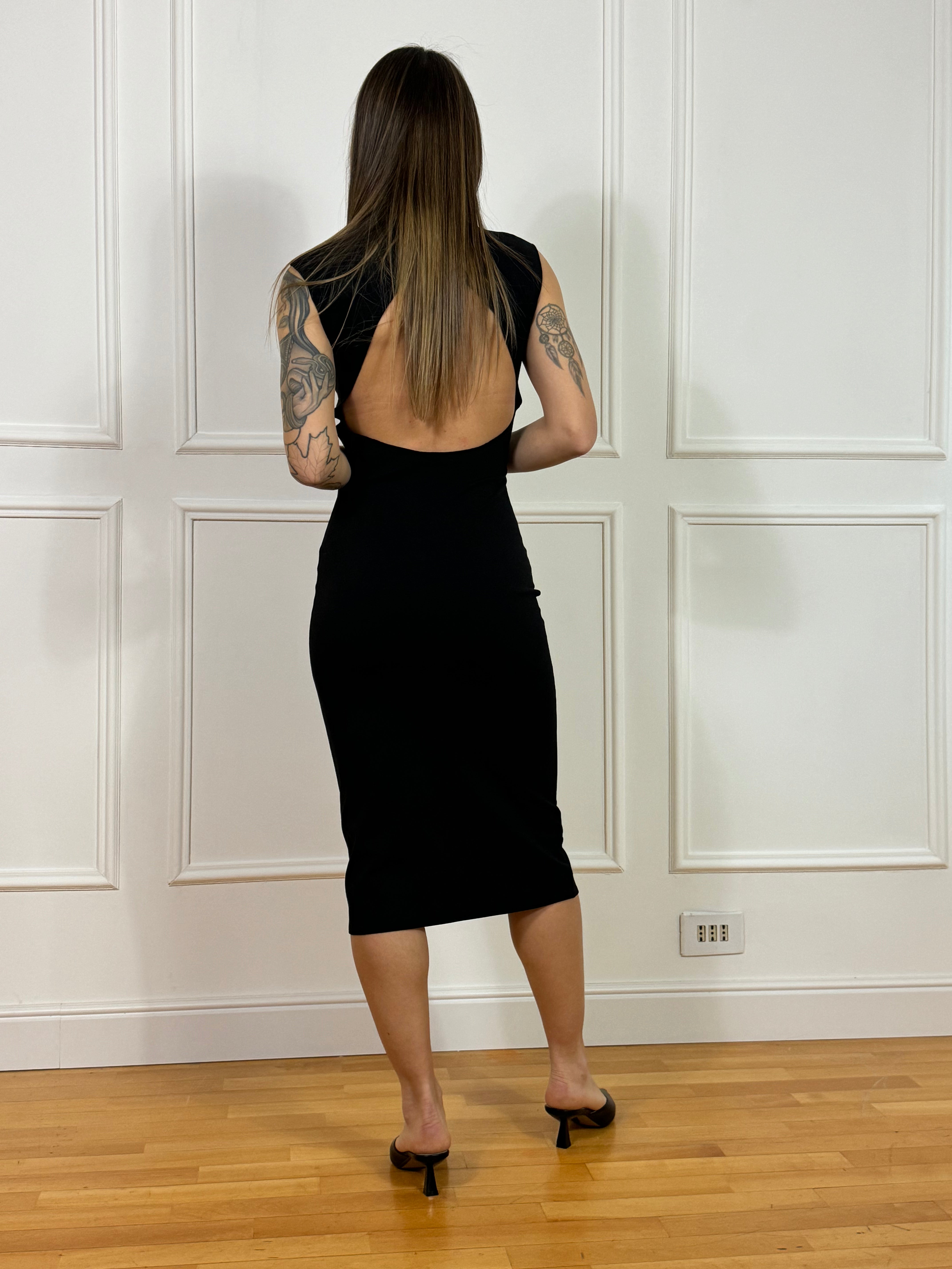 Abito Kontatto tubino midi scollo nella schiena