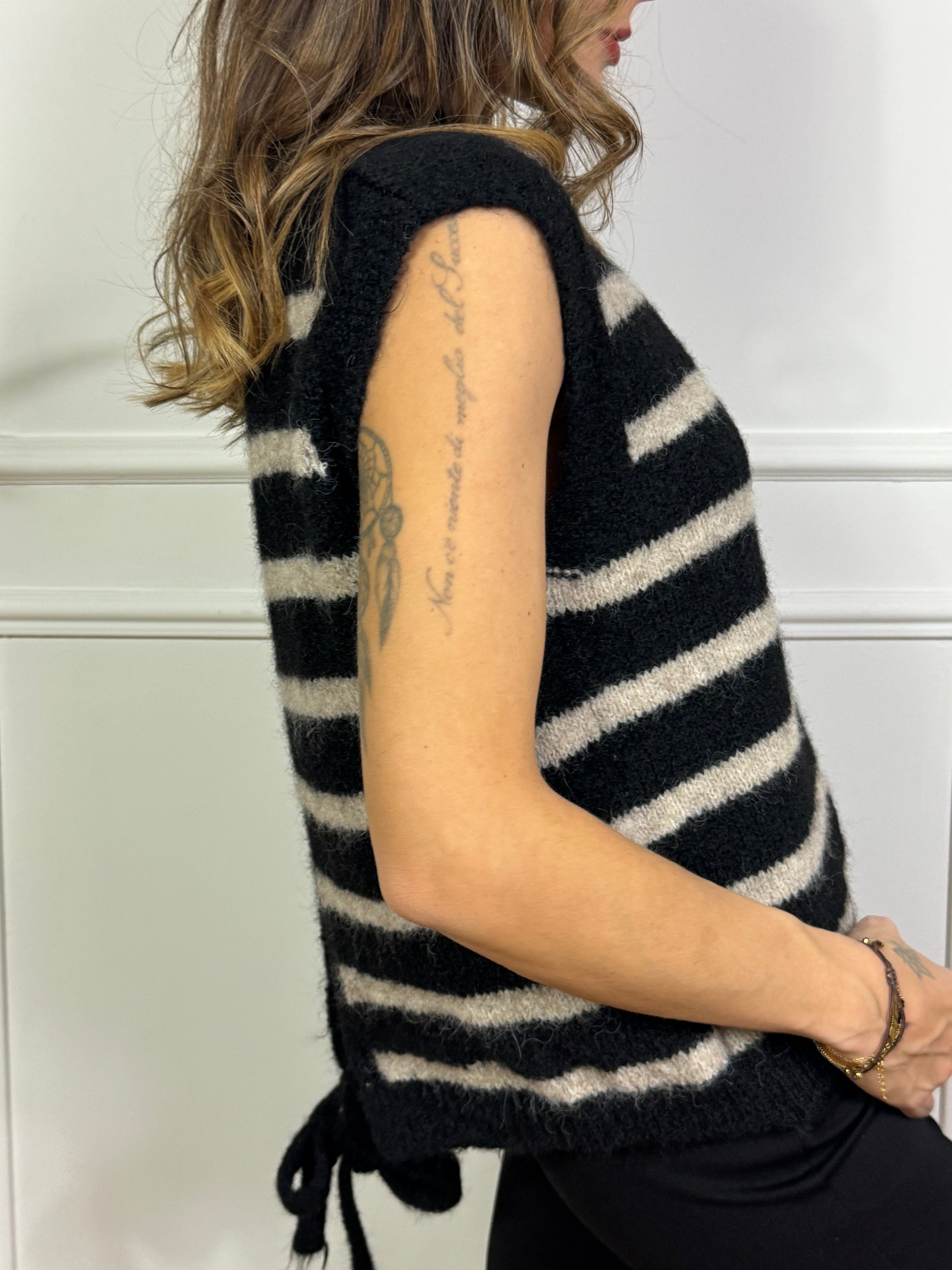 Maglia smanicata misto lana Susy Mix fantasia RIGHE CON FIOCCO DIETRO