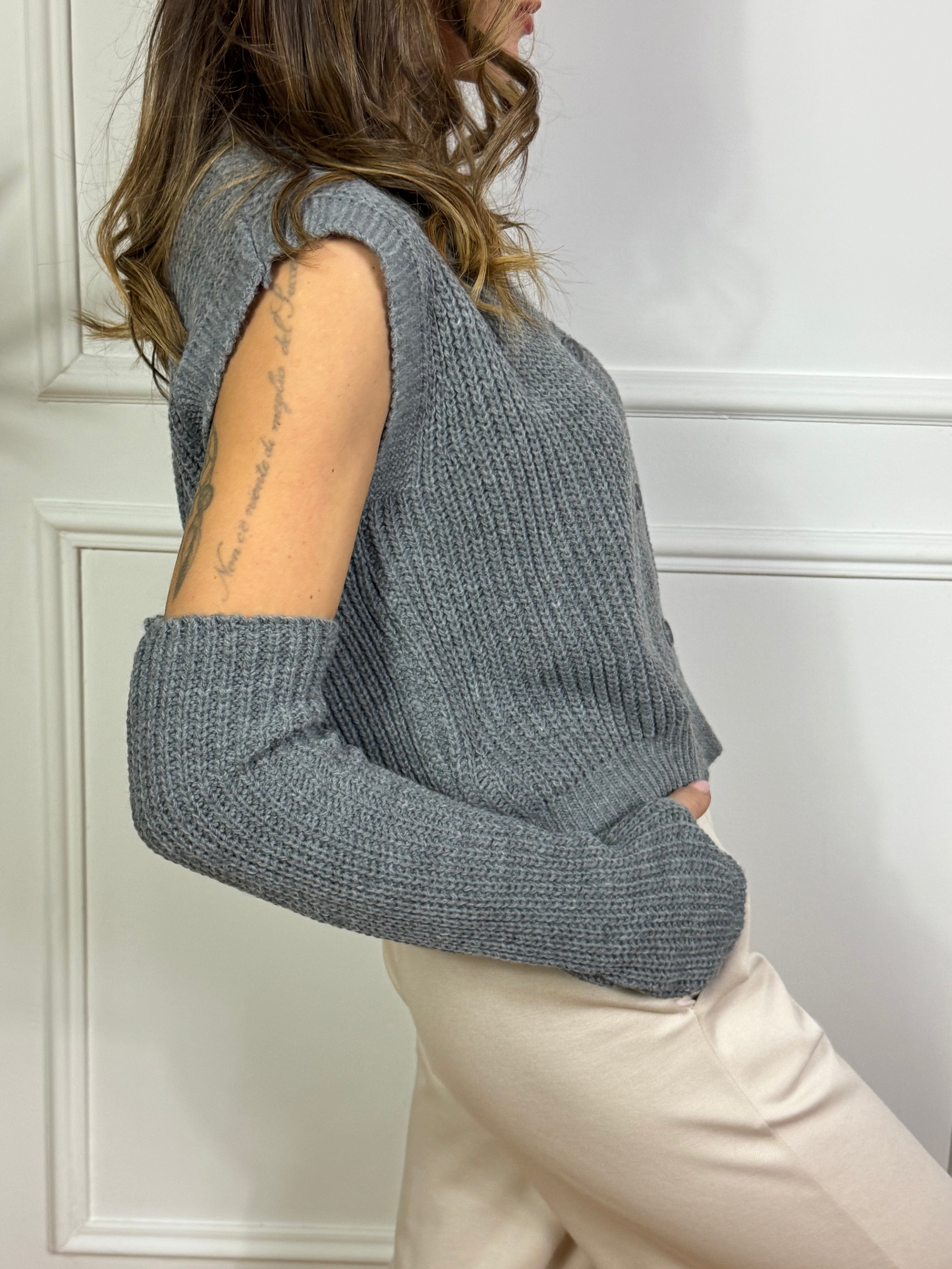 Gilet in maglia SUSY MIX con bottoni e manicotti