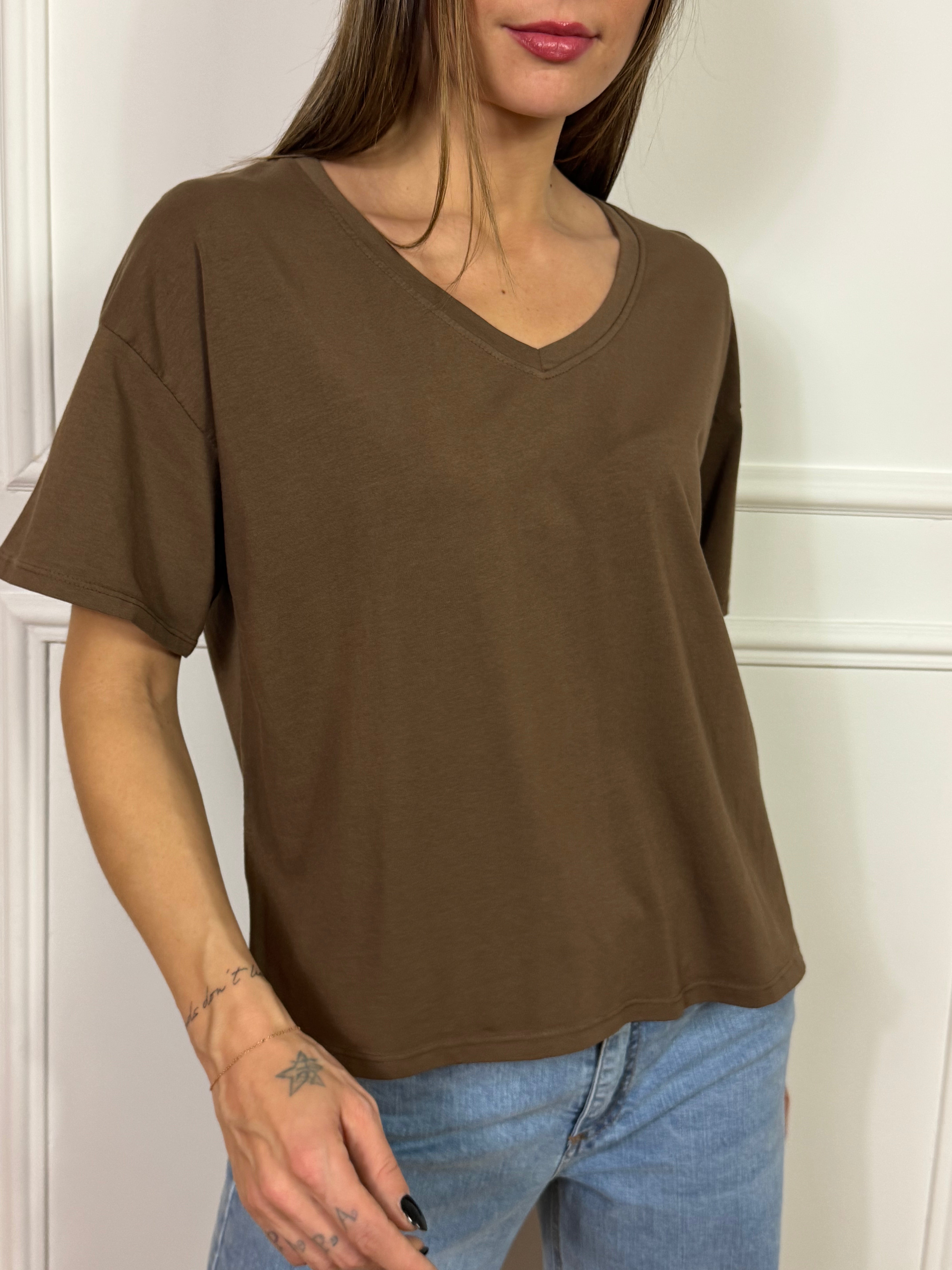 T-shirt scollo "V" scatoletta HAVE ONE