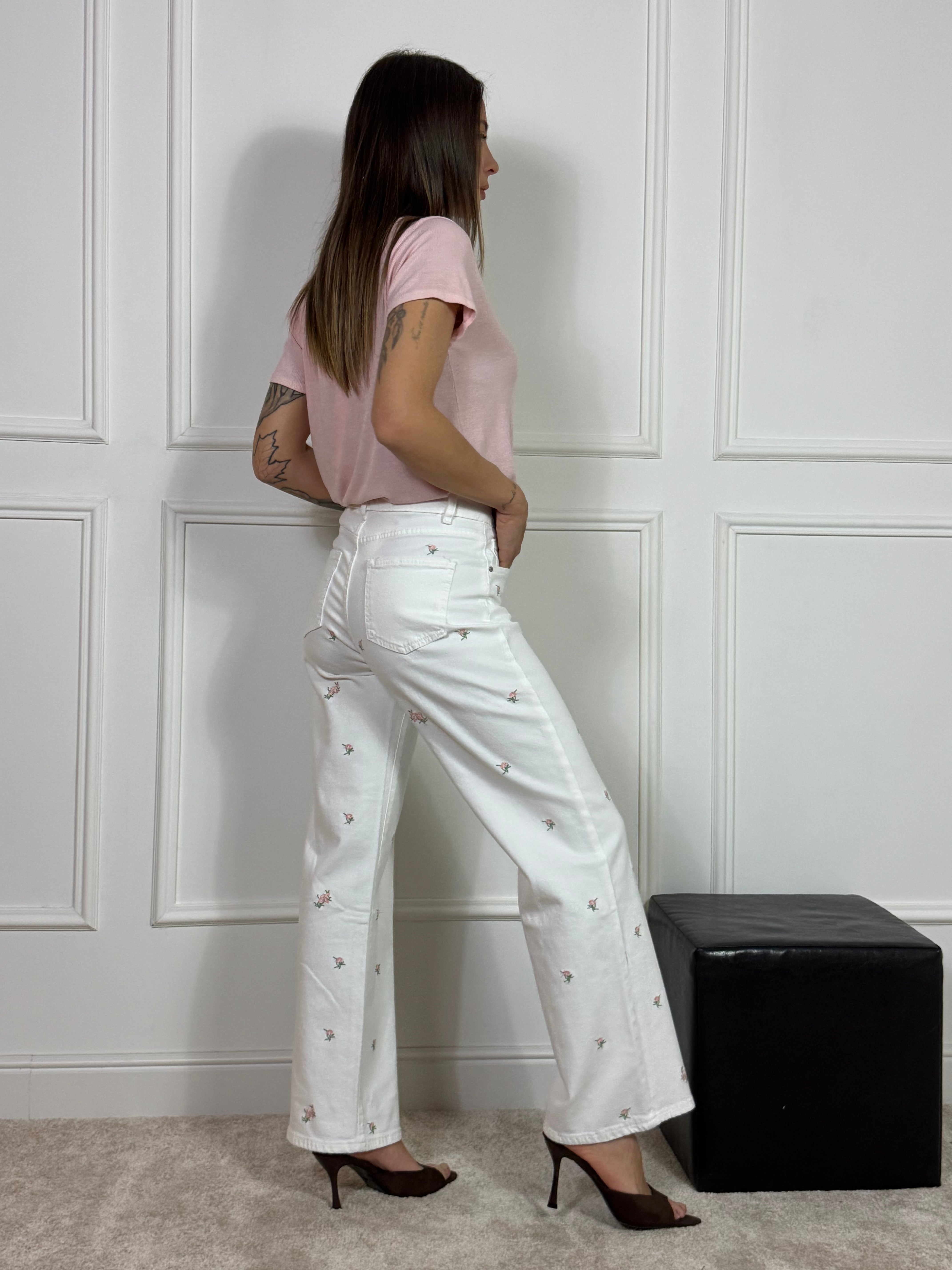 Jeans bianco FLARED Victoria ILMH ricamo fiori