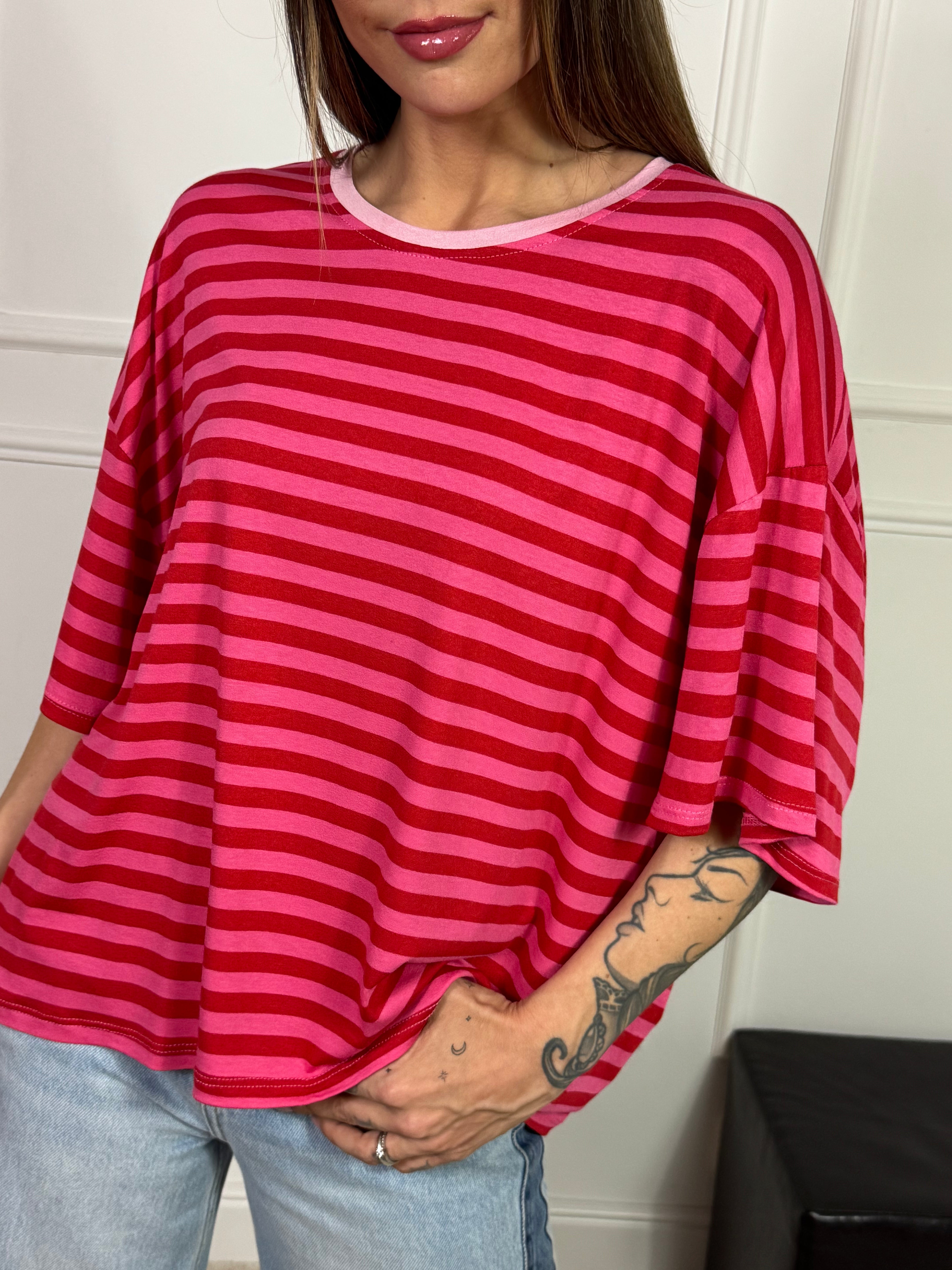Maglia t-shirt oversize Victoria ILMH RIGHE SOTTILI, SCOLLO A CONTRASTO