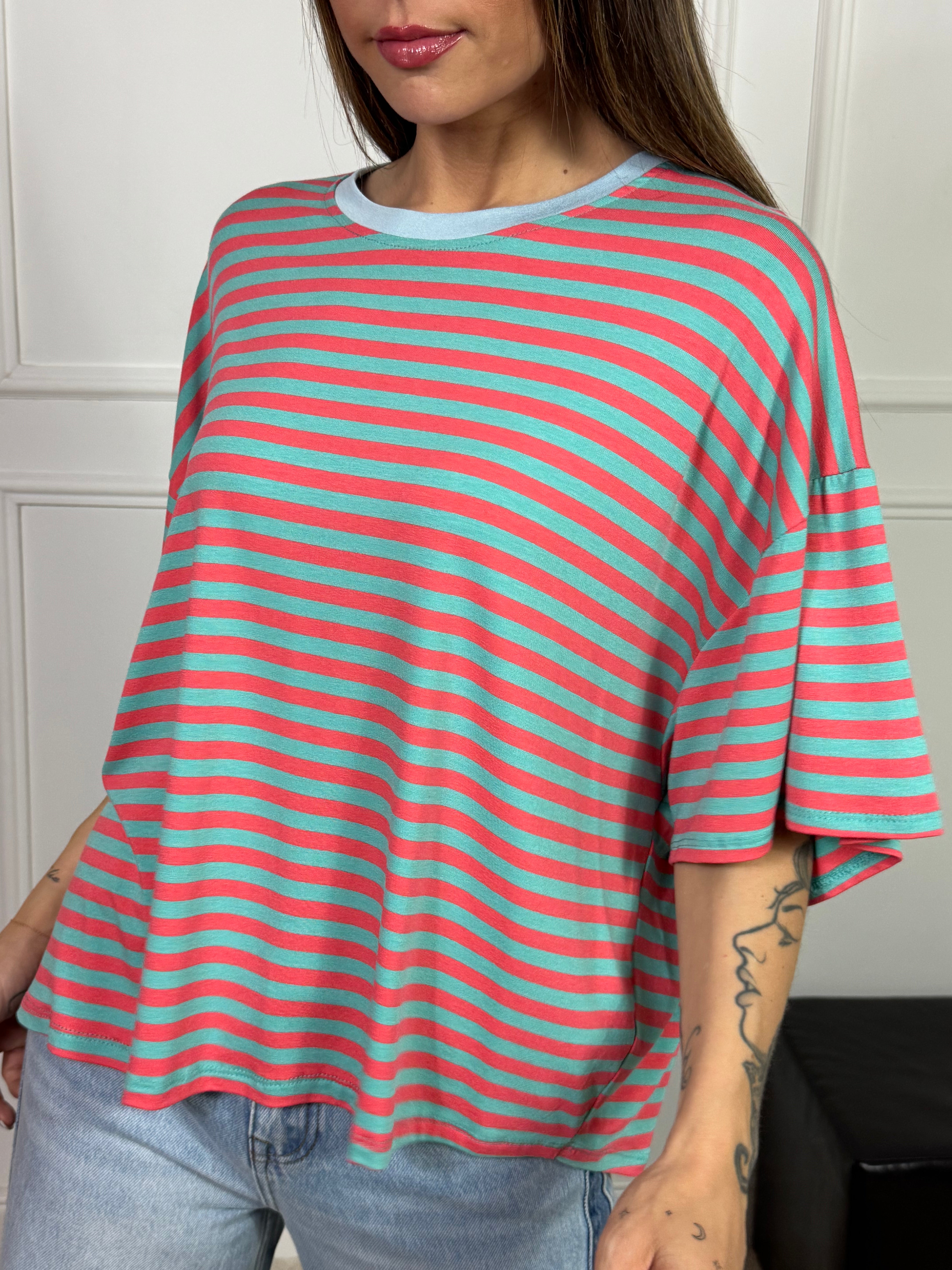 Maglia t-shirt oversize Victoria ILMH RIGHE SOTTILI, SCOLLO A CONTRASTO