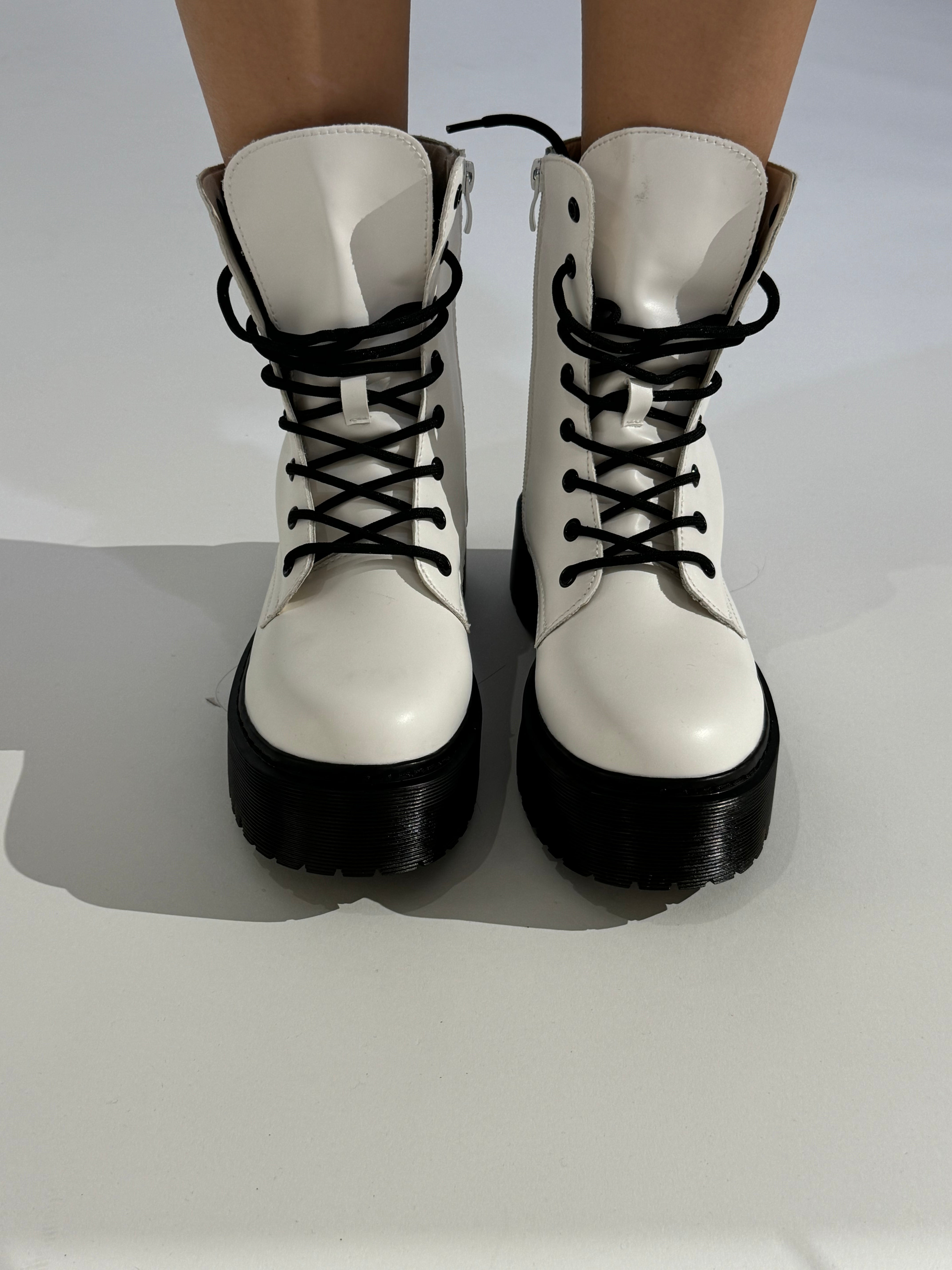 Anfibio platform in ecopelle con lacci BIANCO