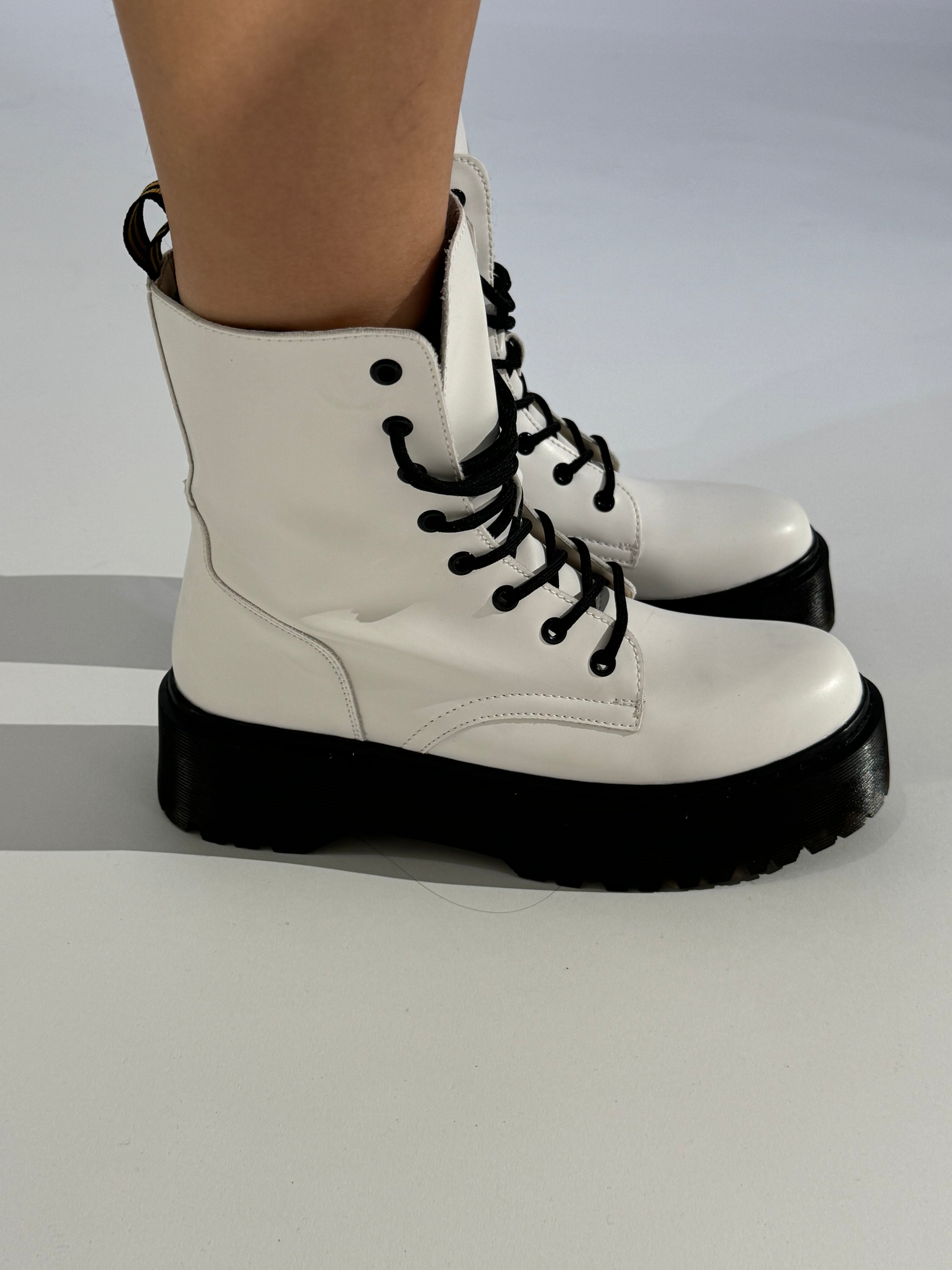 Anfibio platform in ecopelle con lacci BIANCO