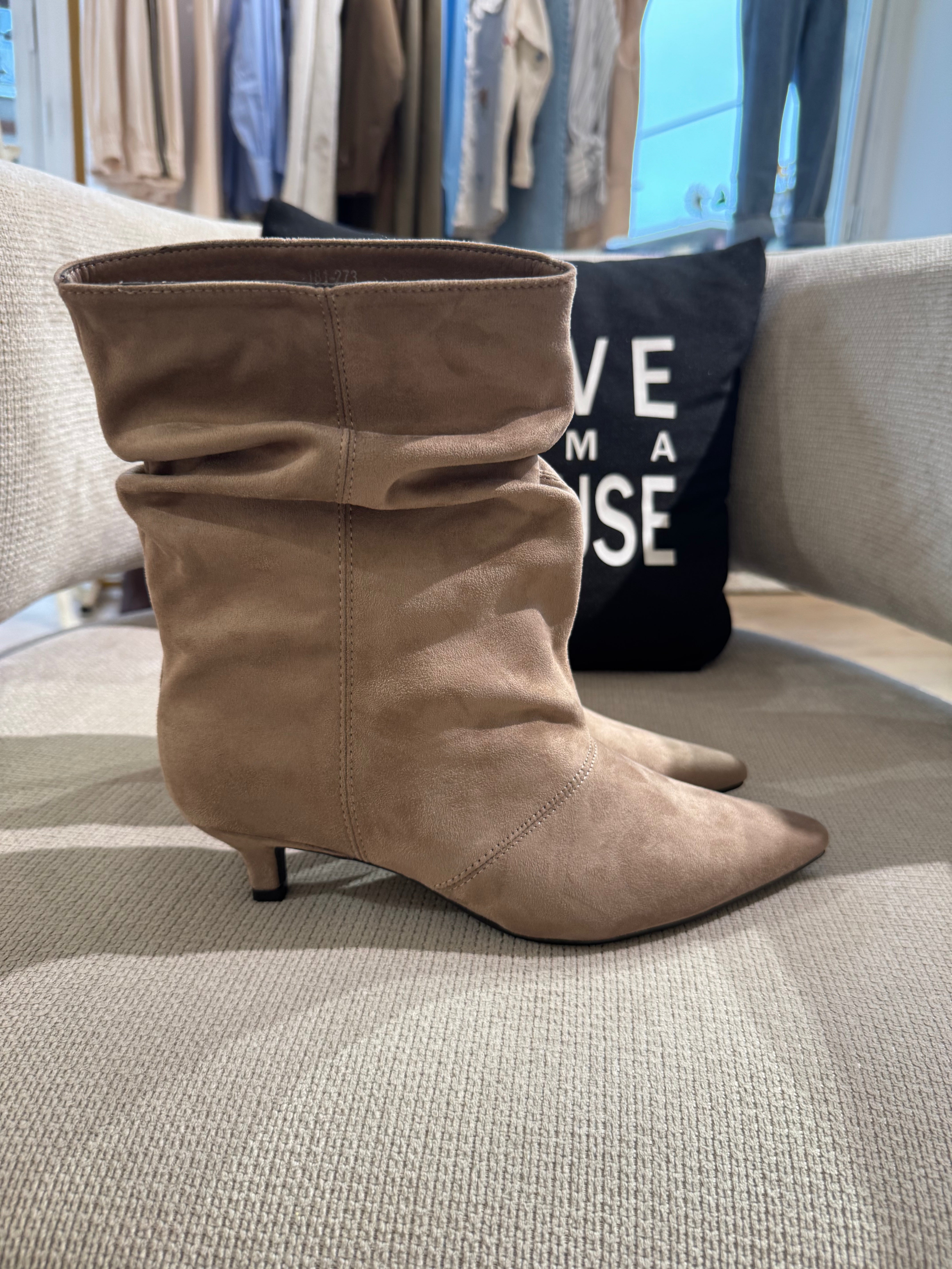 Stivaletto BASSO scamosciato pointy-toe gambale morbido