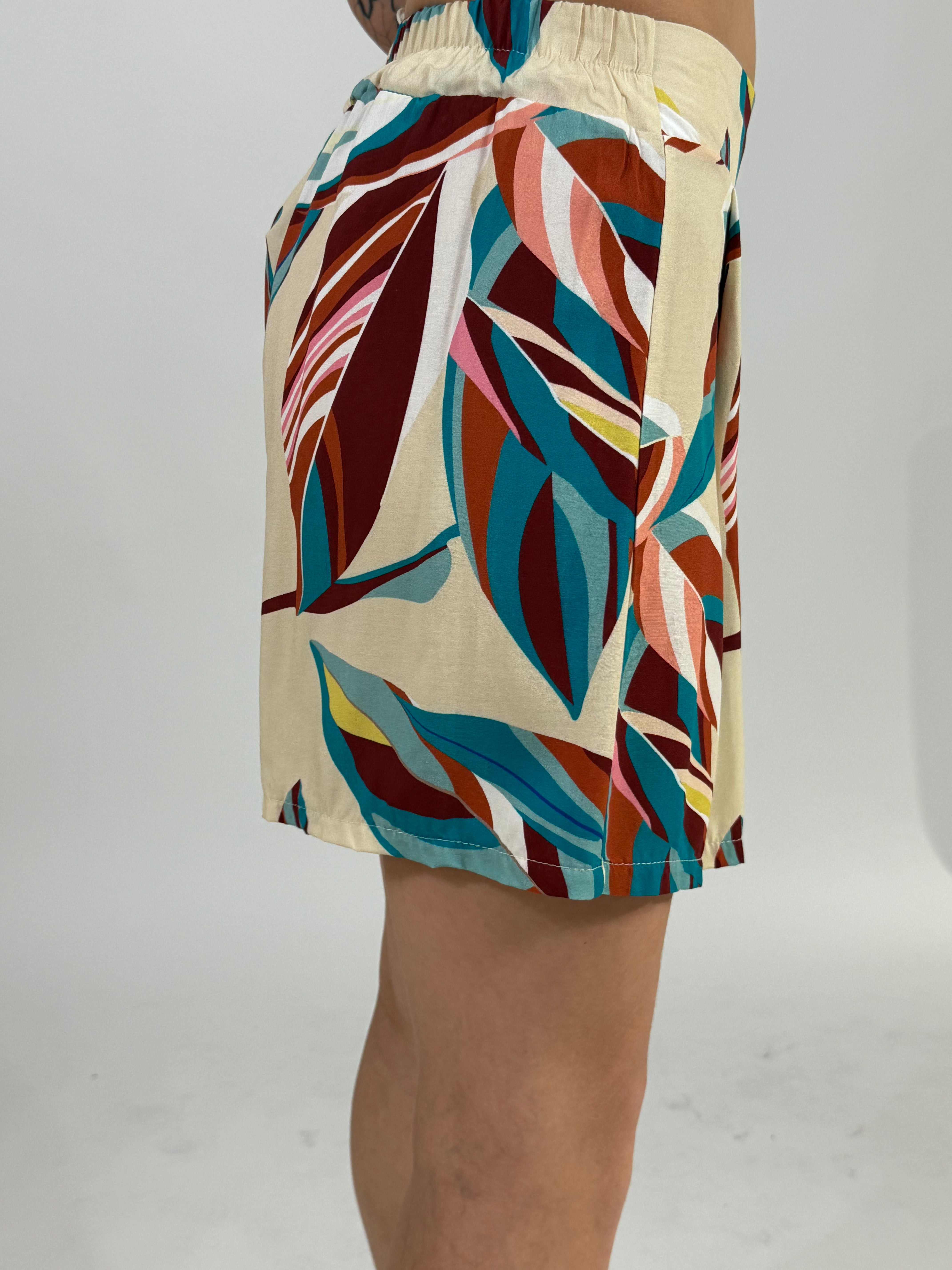 Shorts Kikisix fantasia stampa foglie colorate