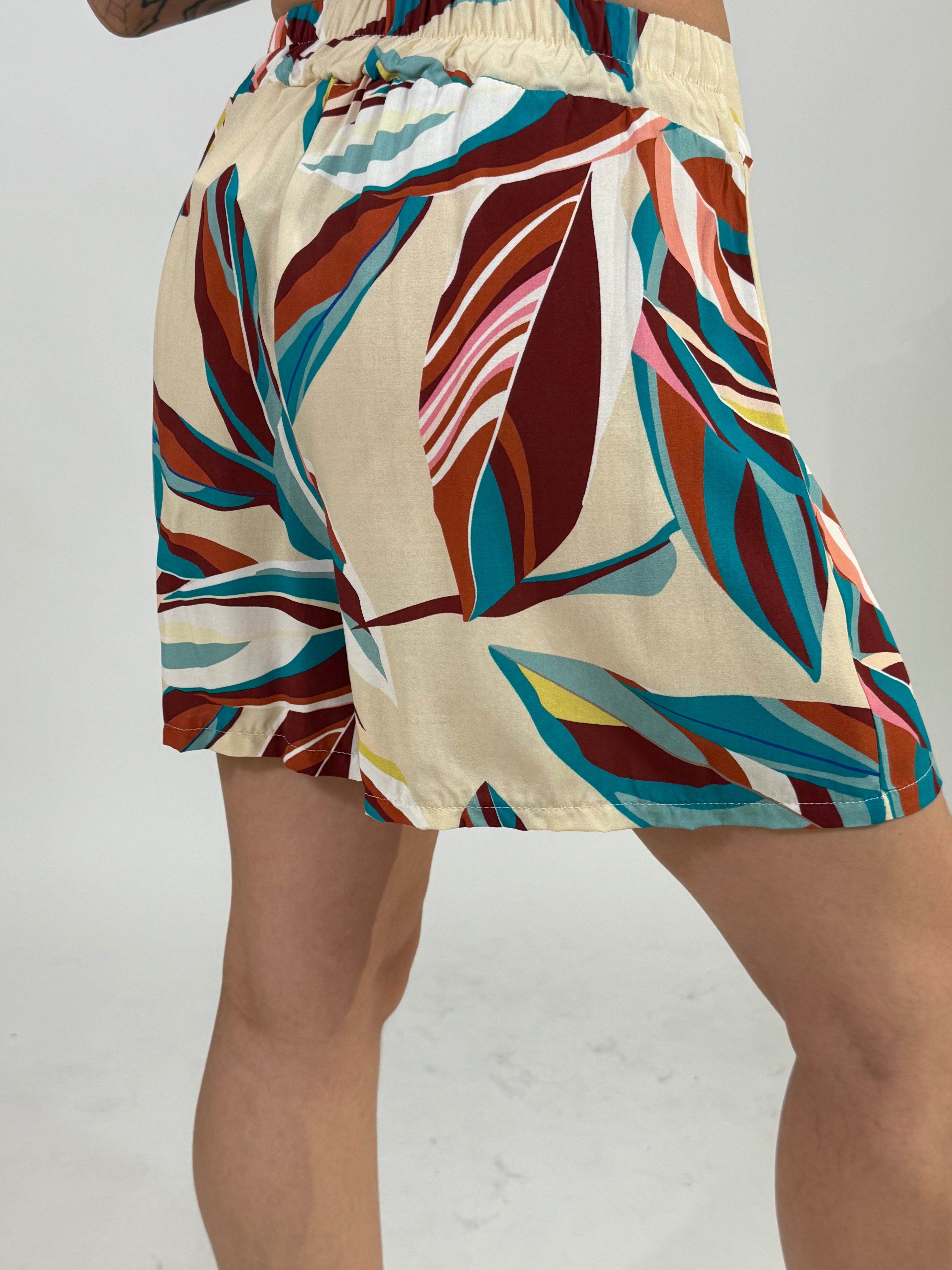 Shorts Kikisix fantasia stampa foglie colorate