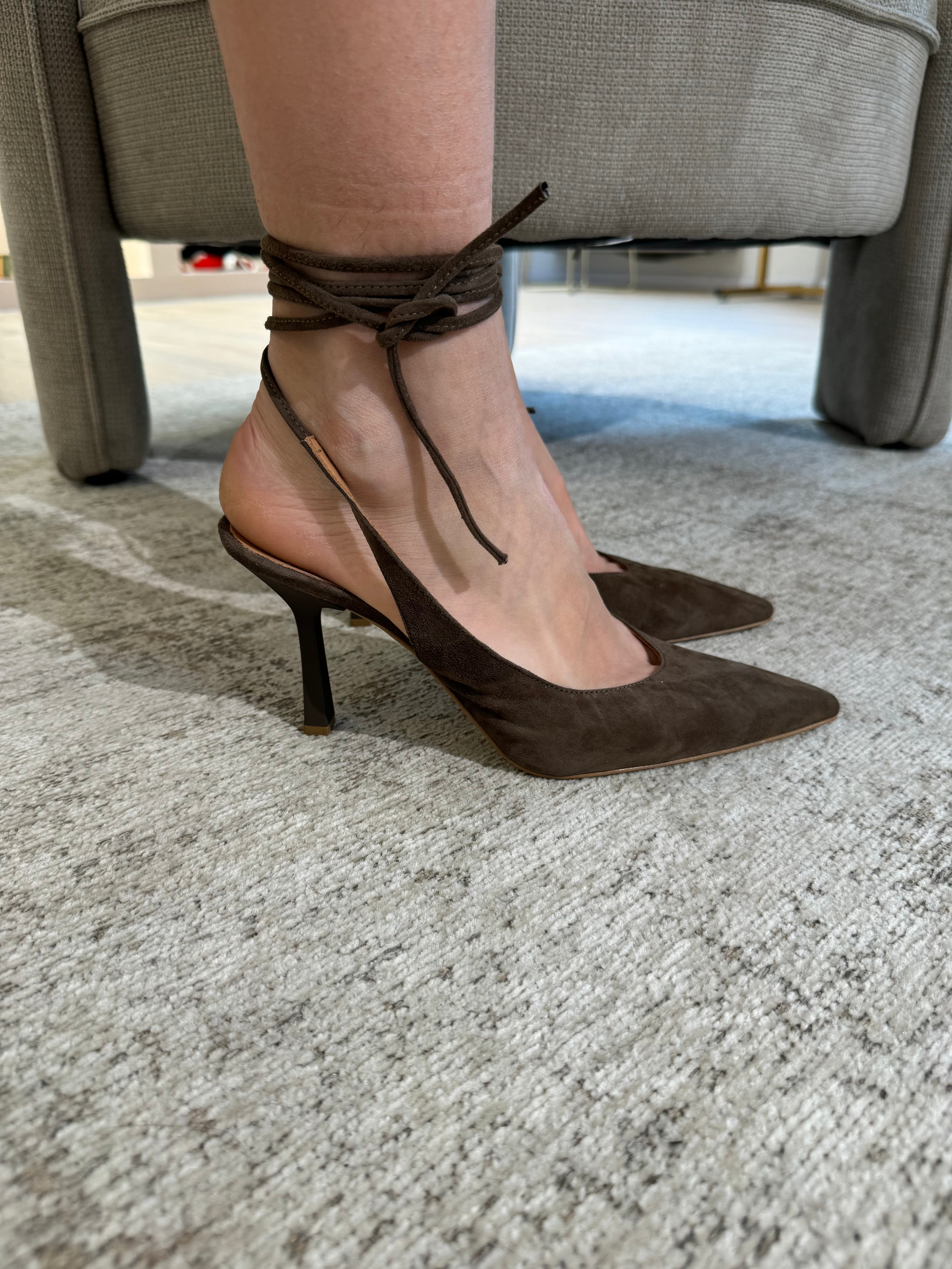 Scarpa con tacco vera pelle Ovyè SCAMOSCIATA CON LACCETTI