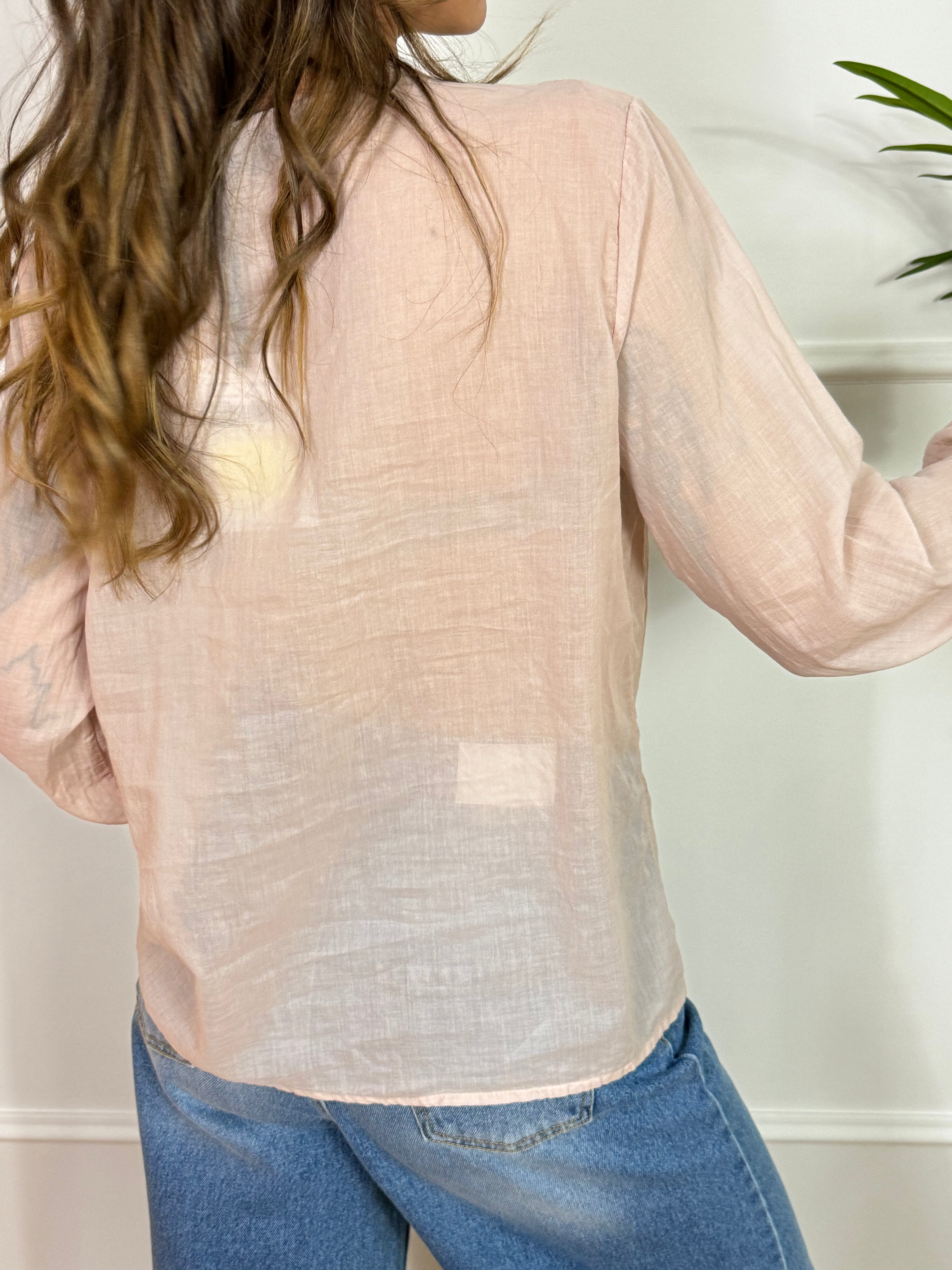 Camicia in cotone leggero Kikisix ROUCHES DAVANTI CON LACCETTO